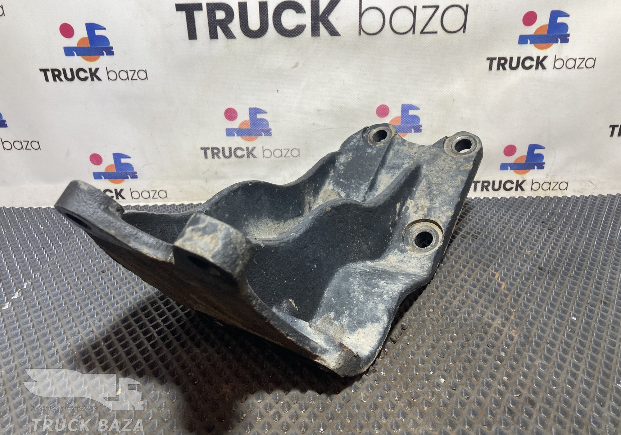 5490122520 Кронштейн траверсы передний левый для КАМАЗ 54901