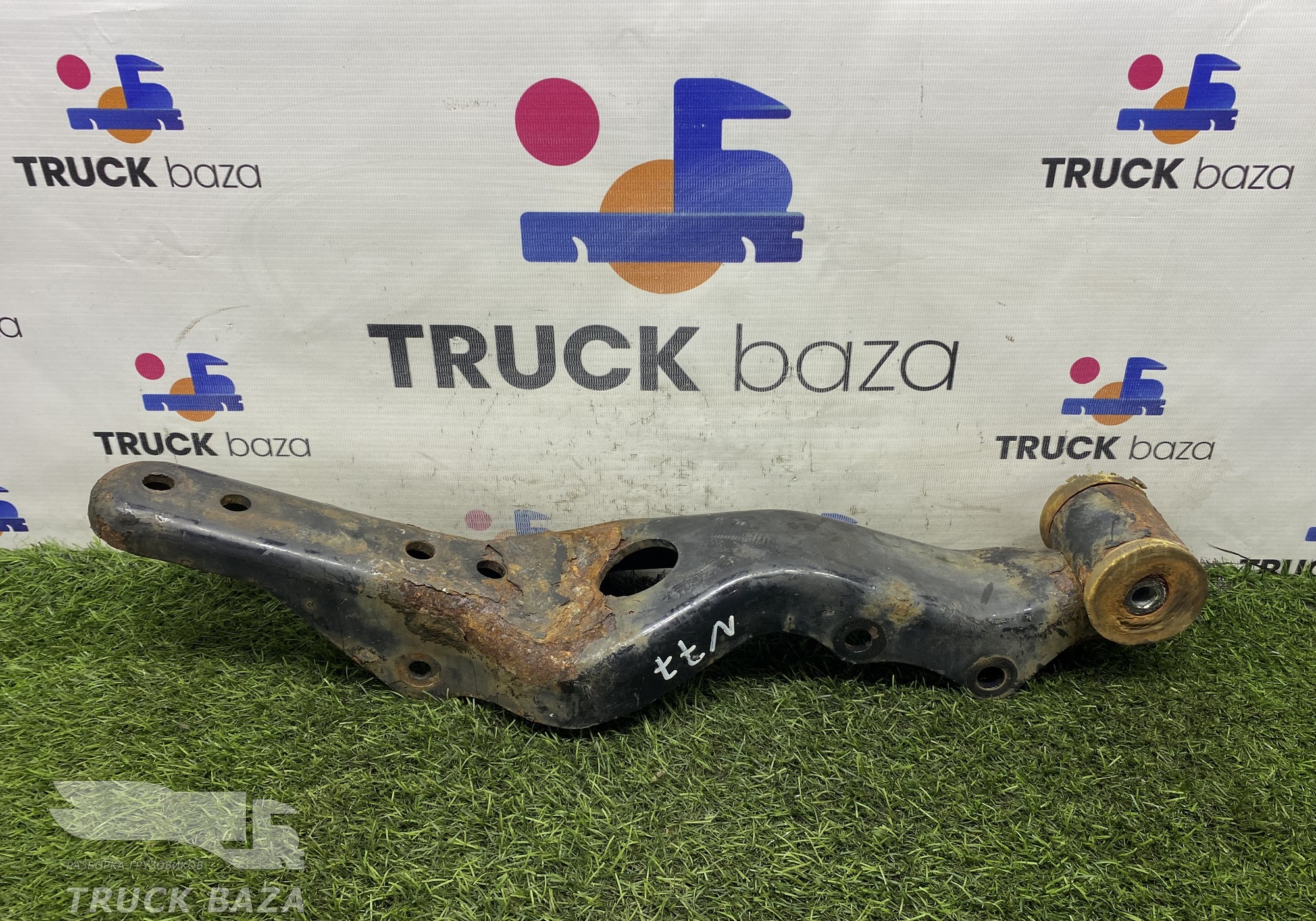 85417016001 Кронштейн замка кабины