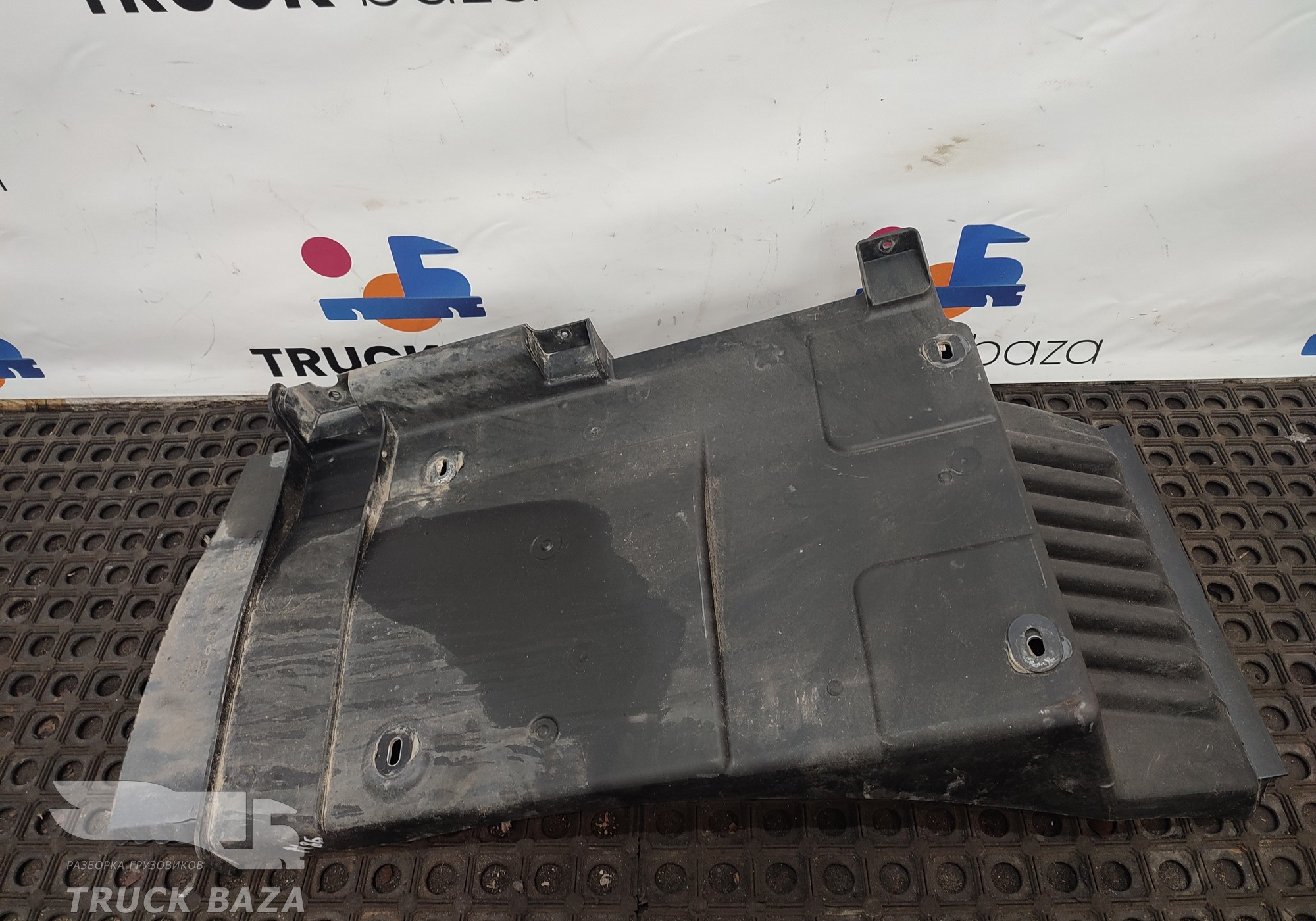 81612110311 Крыло переднее левое для Man TGX TG3 (с 2020)