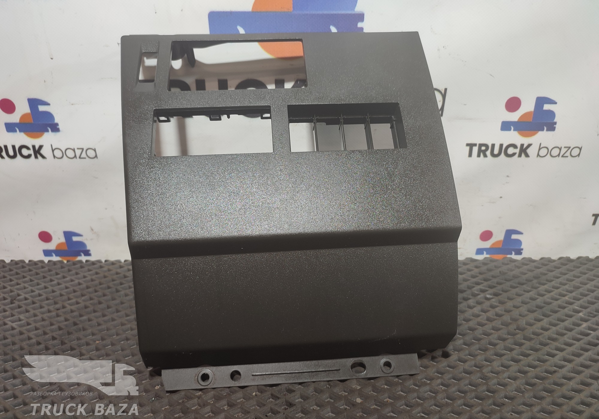 82214529 Накладка панели для Volvo FH 4 (с 2012)