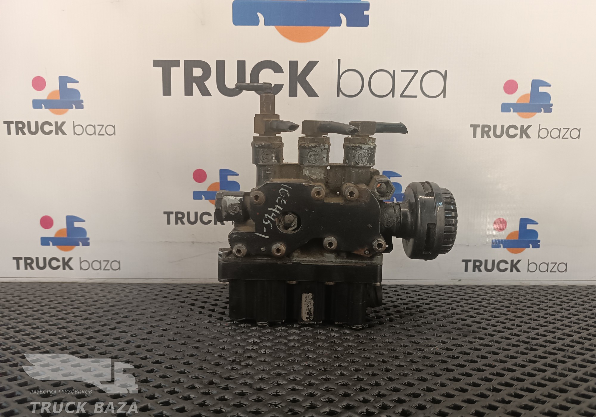 81259026238 Кран уровня пола главный для Renault