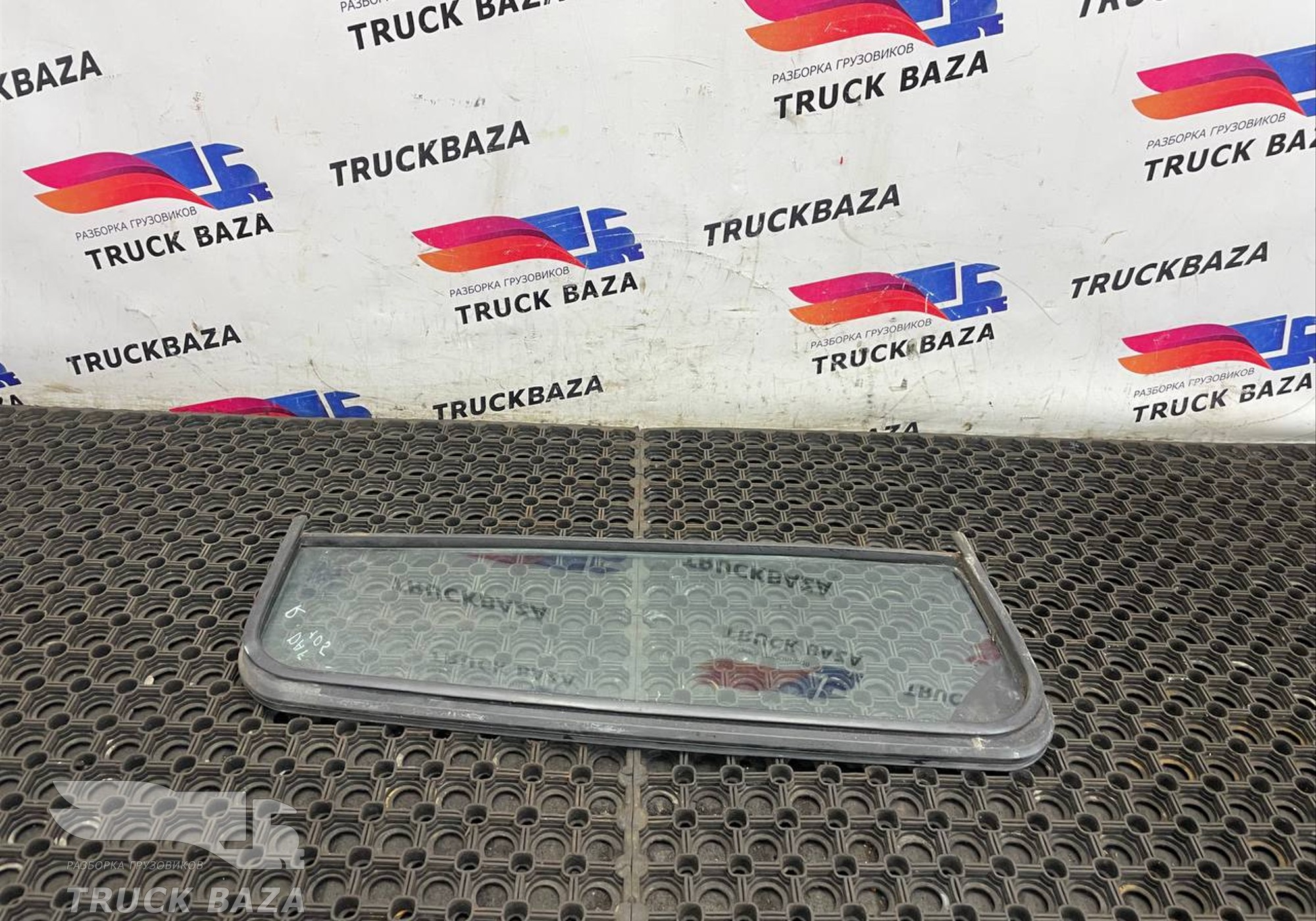 43R001164 Форточка двери правой для Daf XF105 (с 2005)