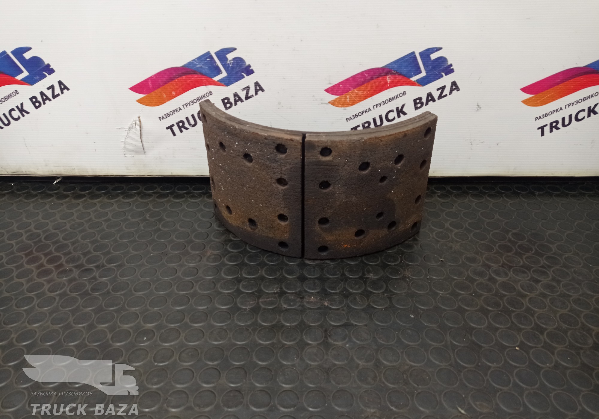 2992378 Колодка тормозная задняя для Iveco