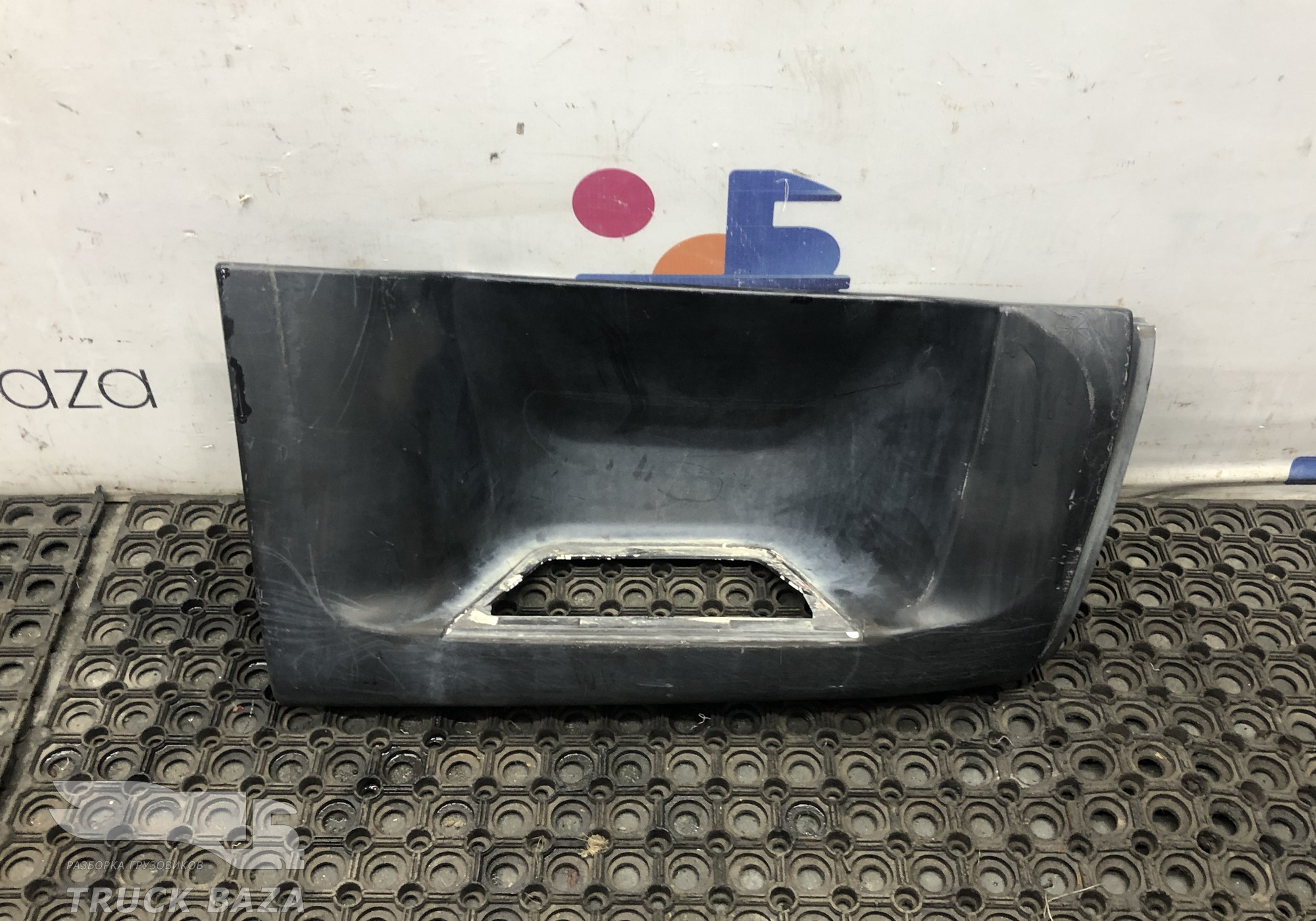 1642683 Корпус подножки правой для Daf XF105 (с 2005)