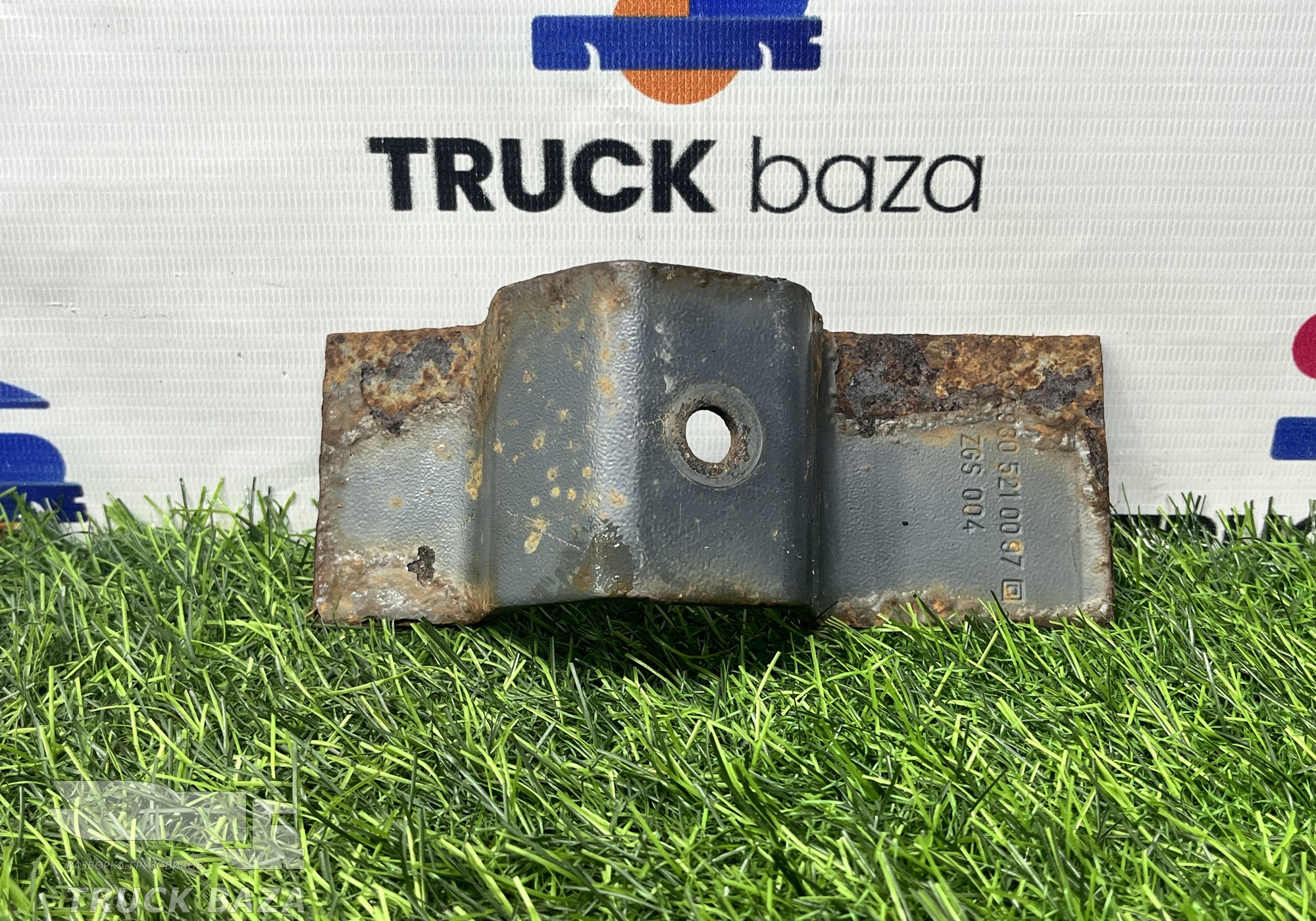 A9305210097 Кронштейн крыла заднего для Mercedes-Benz Axor II (с 2004 по 2010)