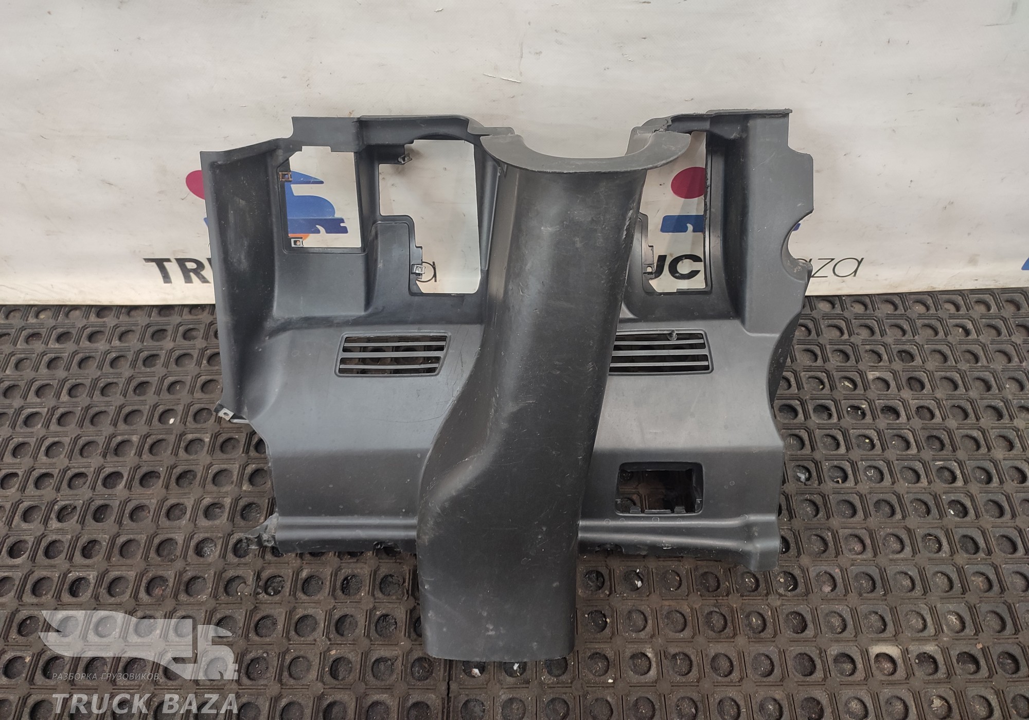 81614700058 Кожух рулевой колонки нижний для Man TGS II (с 2012)