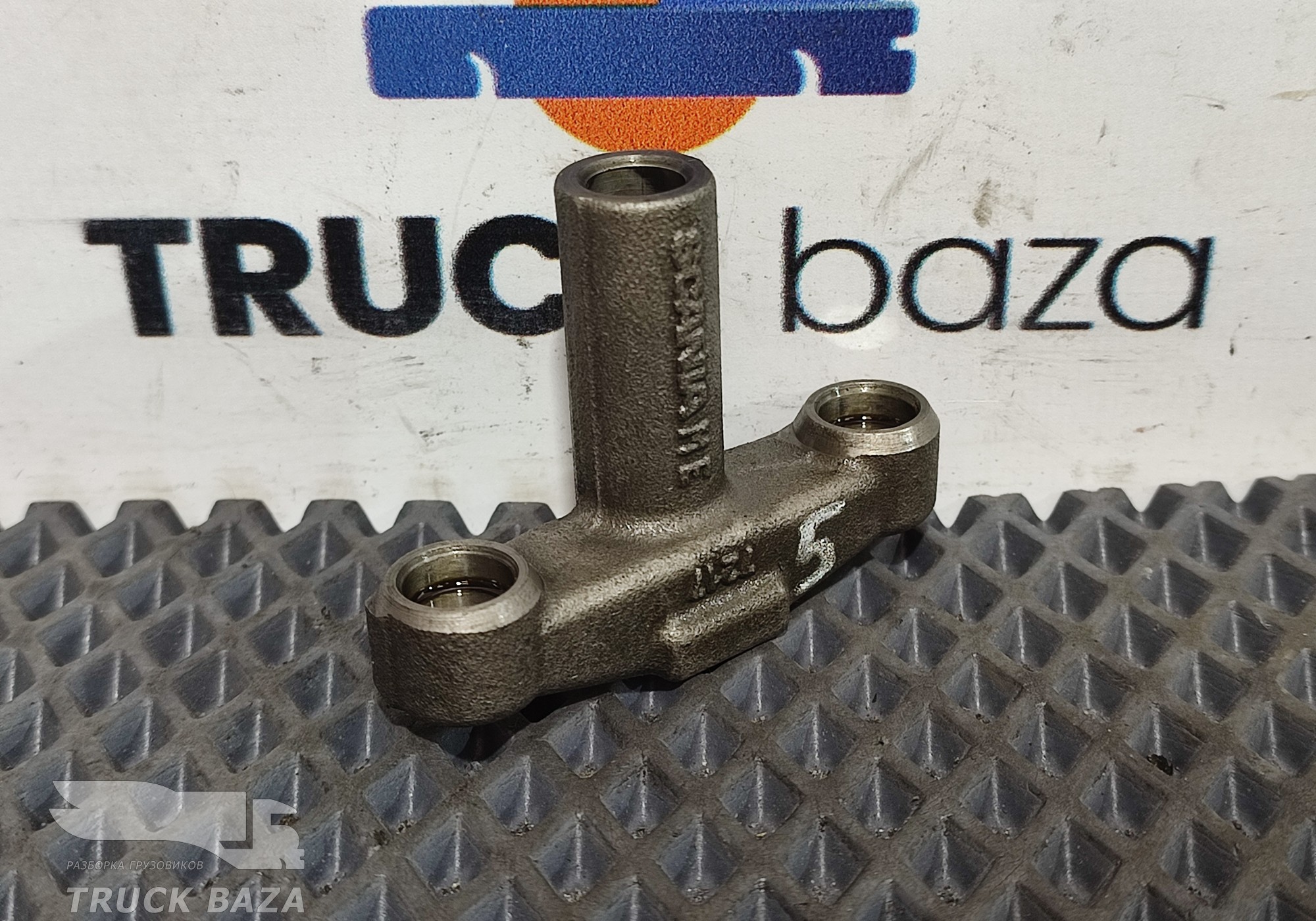 1916210 Коромысло