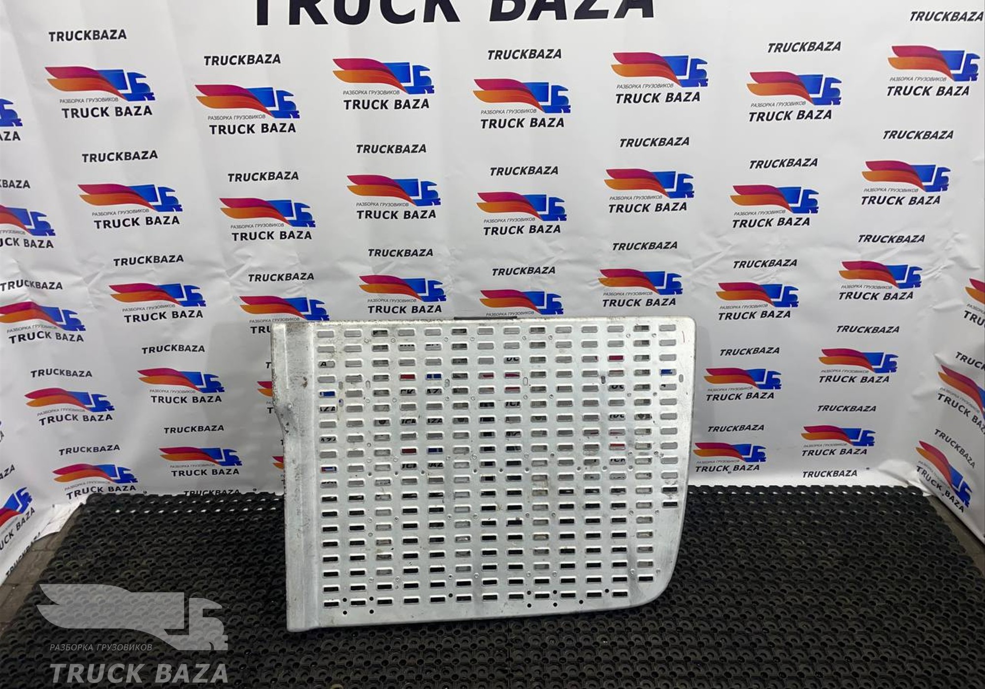 1936146 Трап на раму левый для Daf XF106 (с 2012)