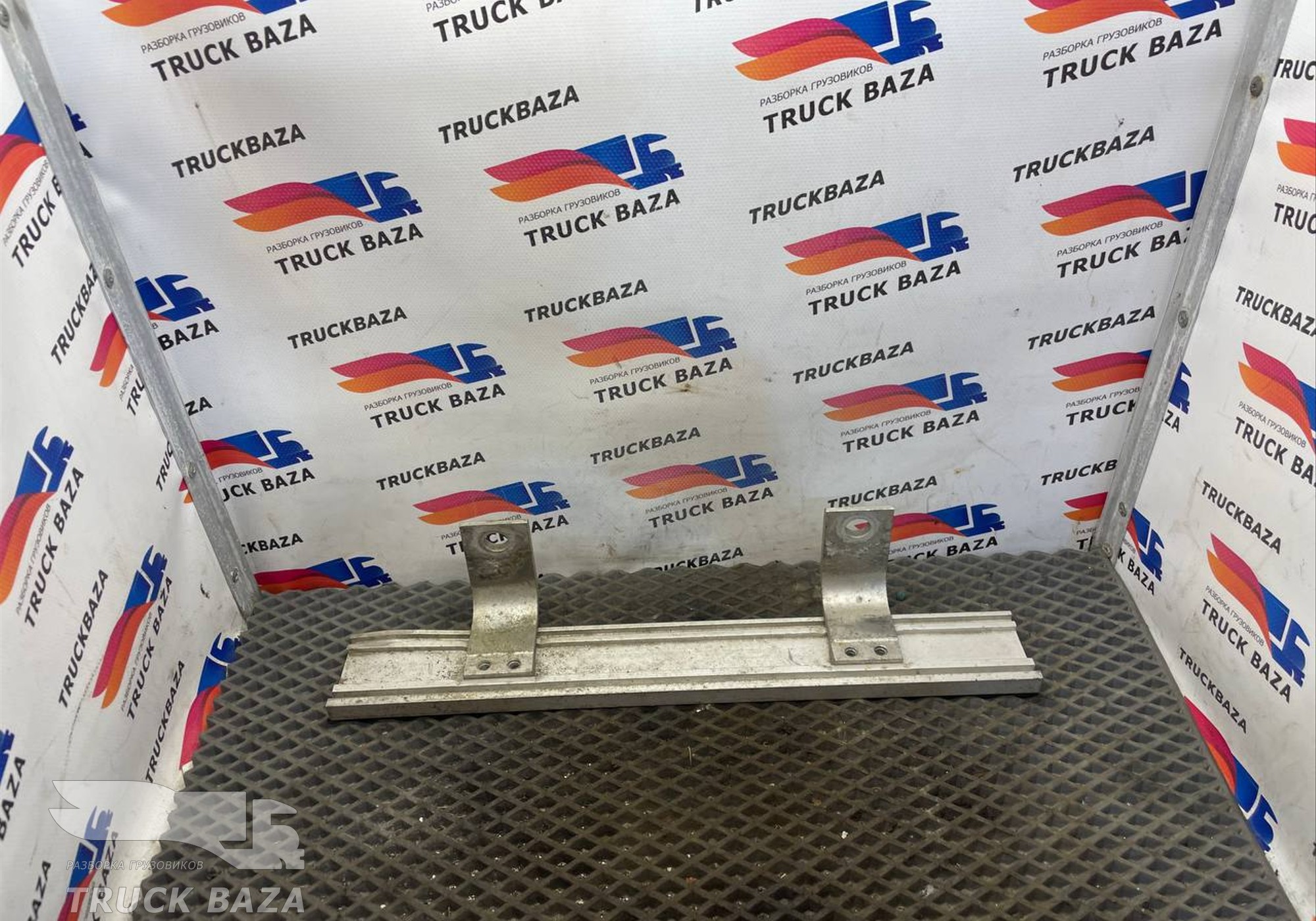21699976 Кронштейн трапа за кабиной для Volvo FH 4 (с 2012)