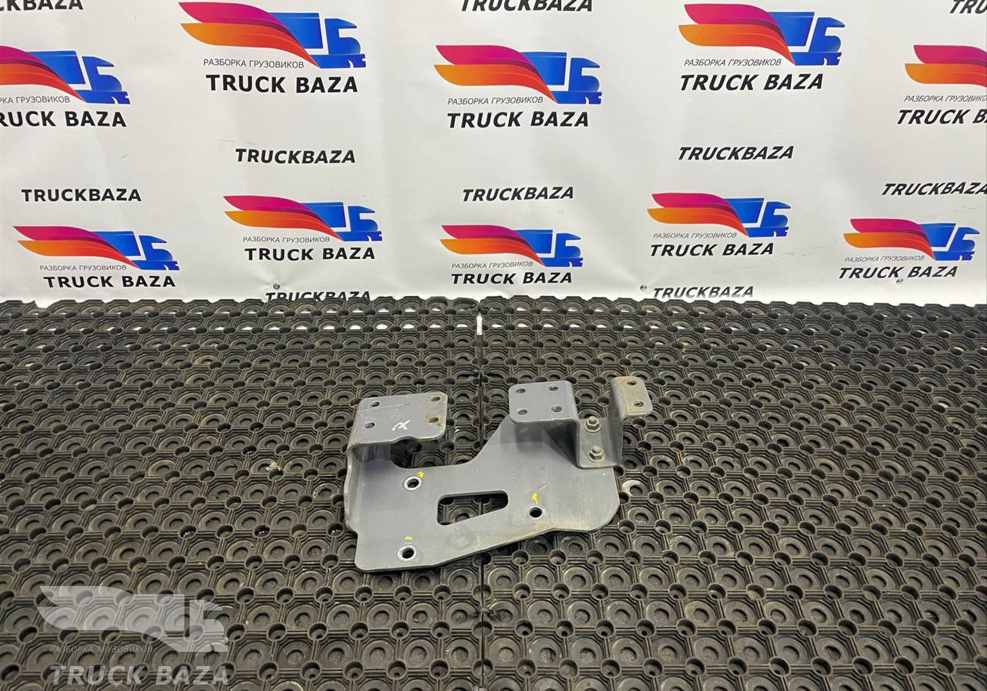 1934161 Кронштейн осушителя воздуха для Daf XF106 (с 2012)