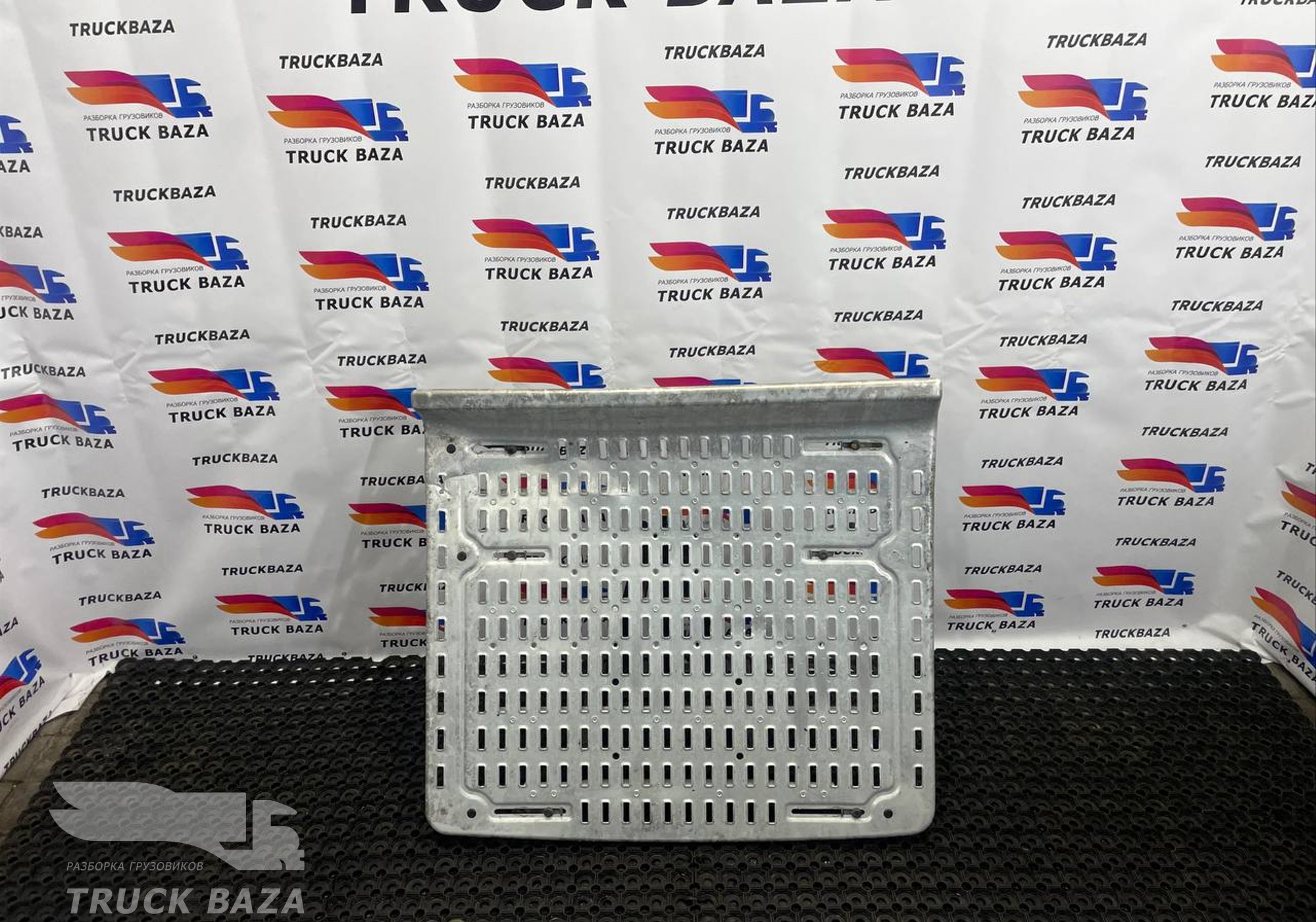 1940919 Трап на раму центральный для Daf XF106 (с 2012)