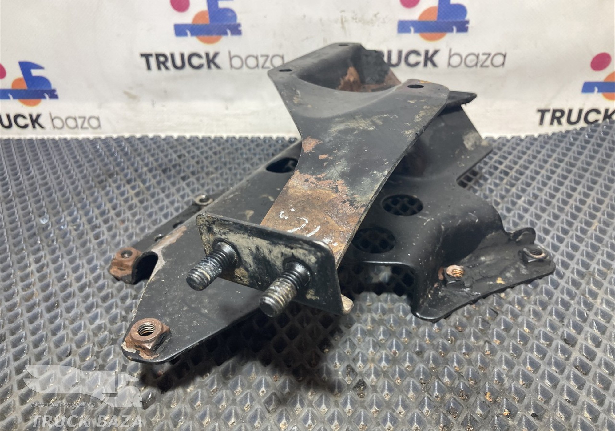 2039844 Кронштейн бачка ГУРа