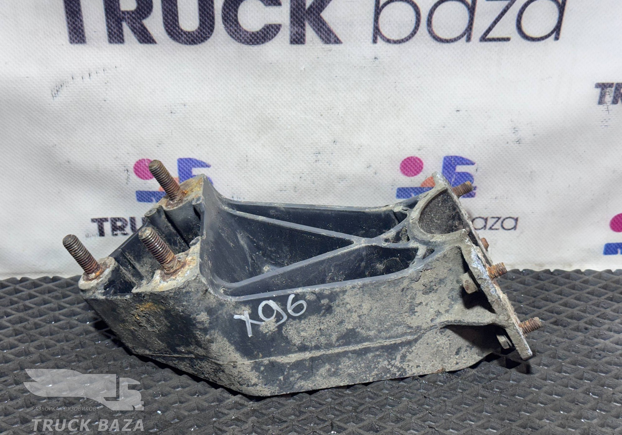 2050044 Кронштейн крыла заднего для Daf XF105