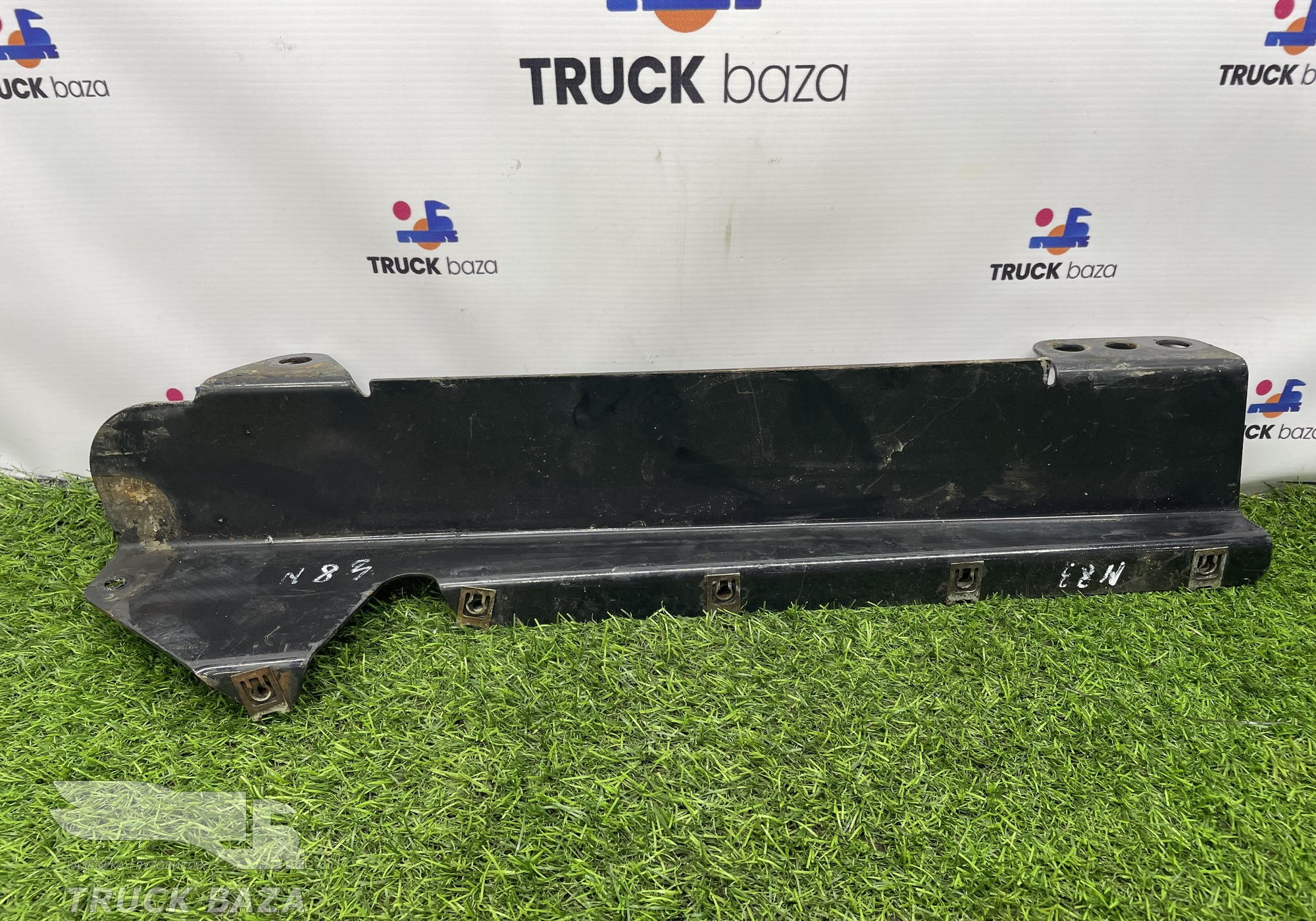 81153010114 Кронштейн трапа правый для Man TGS II (с 2012)