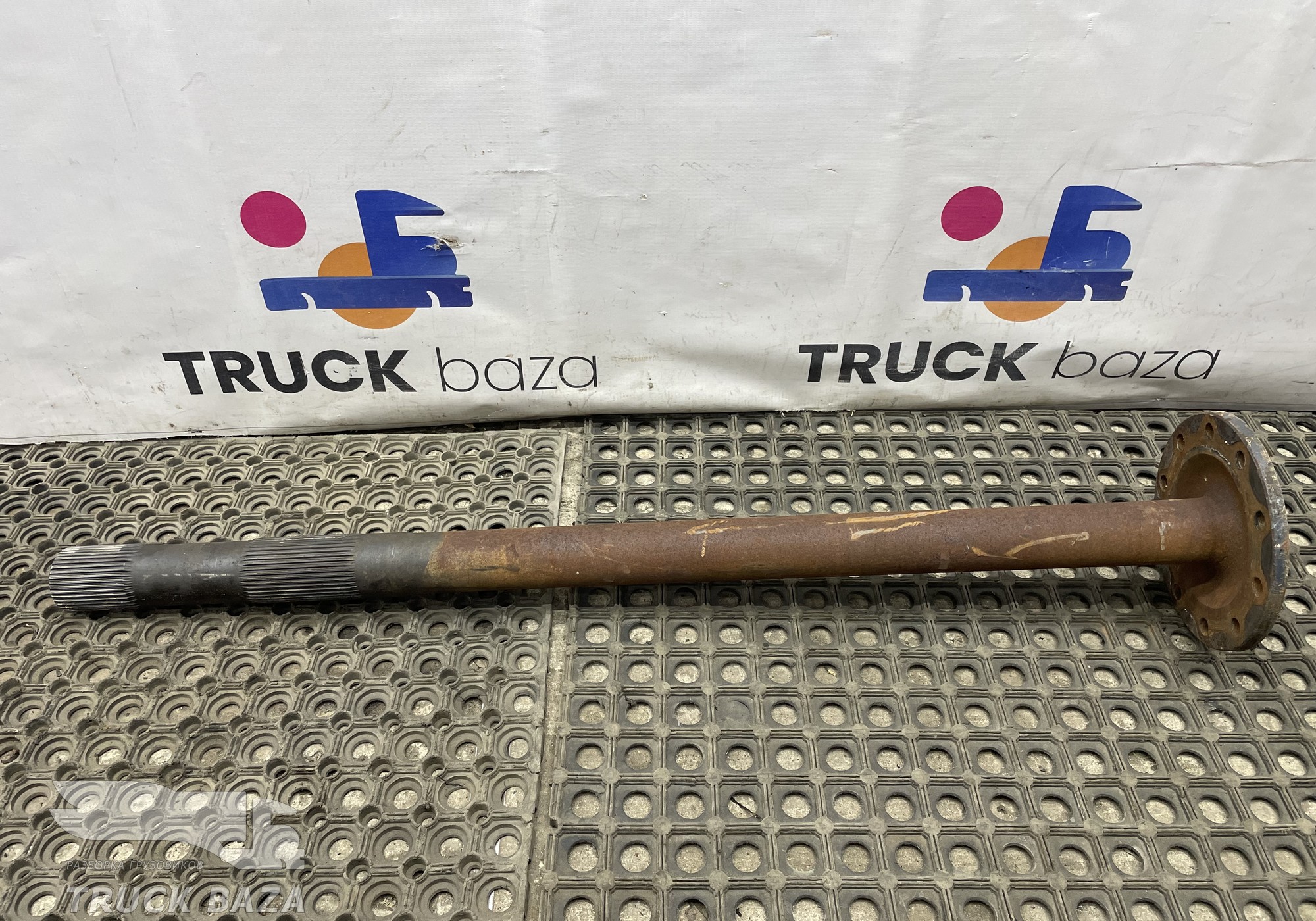 1363851 Полуось с блокировкой 1080 мм