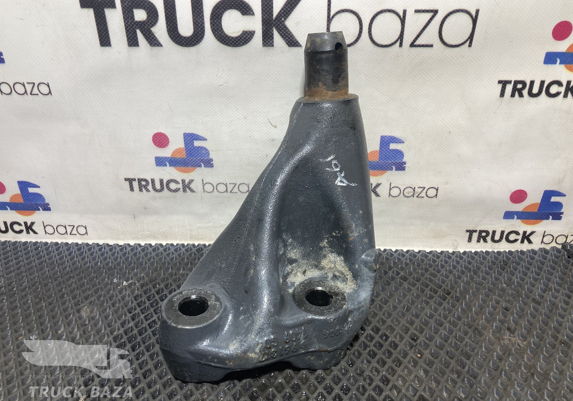 9613171409 Кронштейн цилиндра подъёма кабины для Mercedes-Benz Actros New Actros MP4 (с 2011)