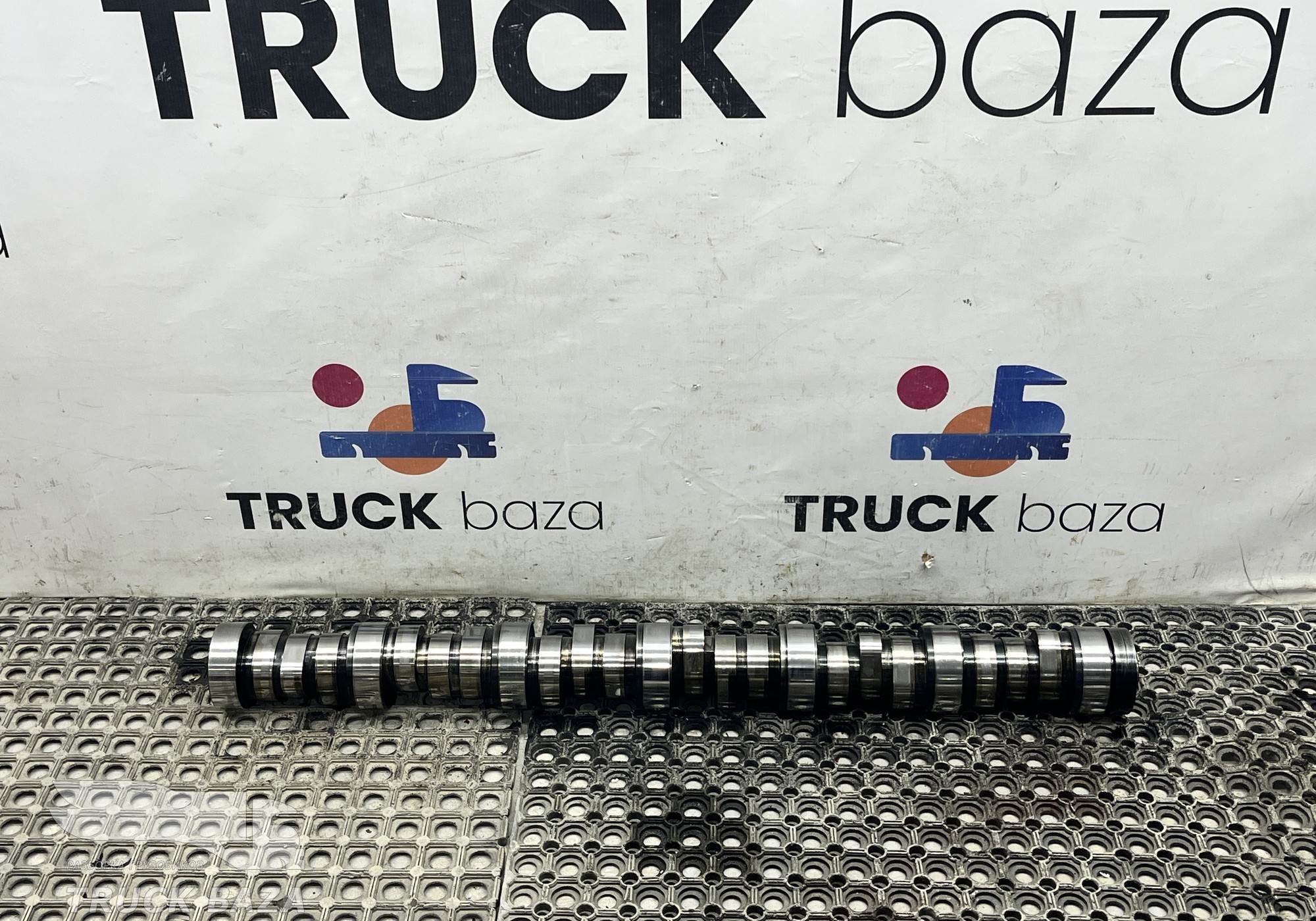 1687747 Распредвал для Daf XF105 (с 2005)