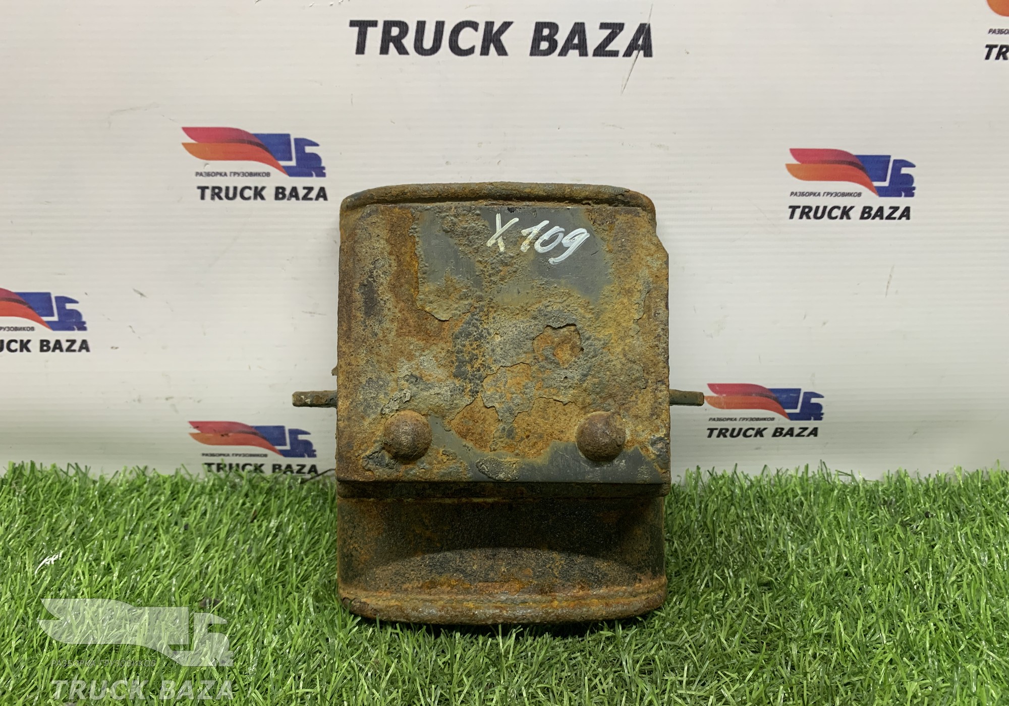 0961983 Проставка стремянки задней рессоры