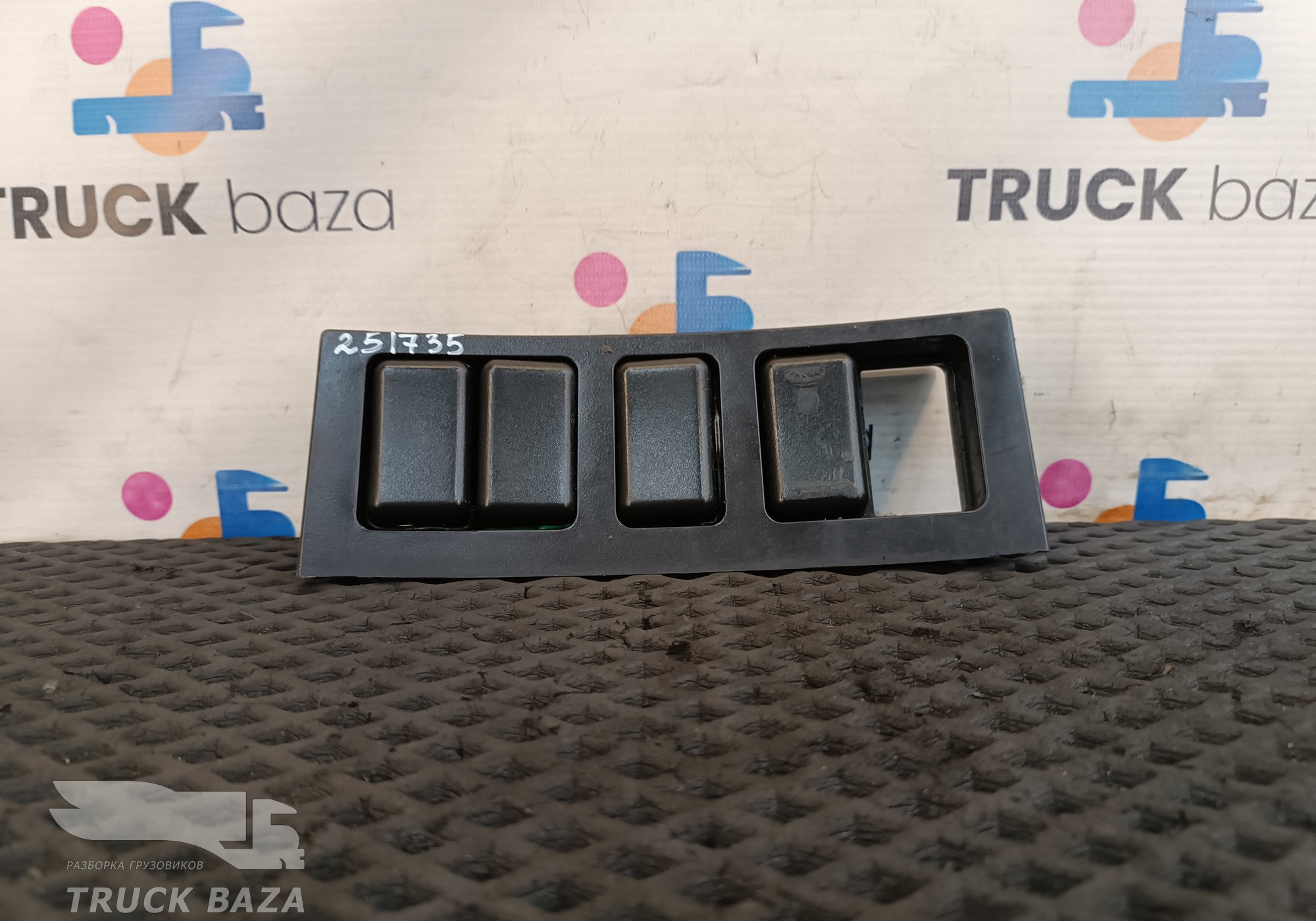 3175616 Рамка кнопок для Volvo