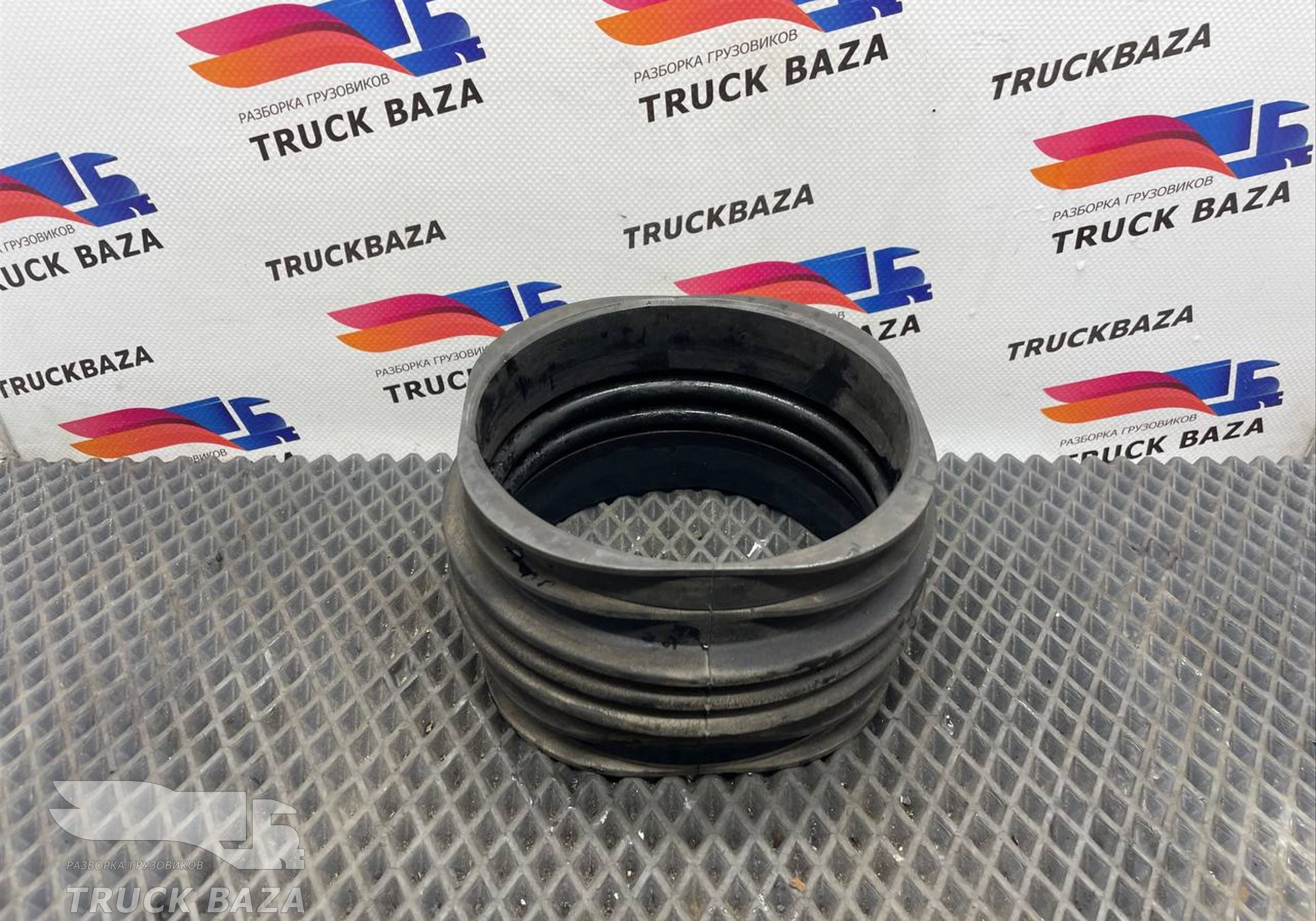 81964200520 Патрубок воздушного фильтра для Man TGX II (с 2012)