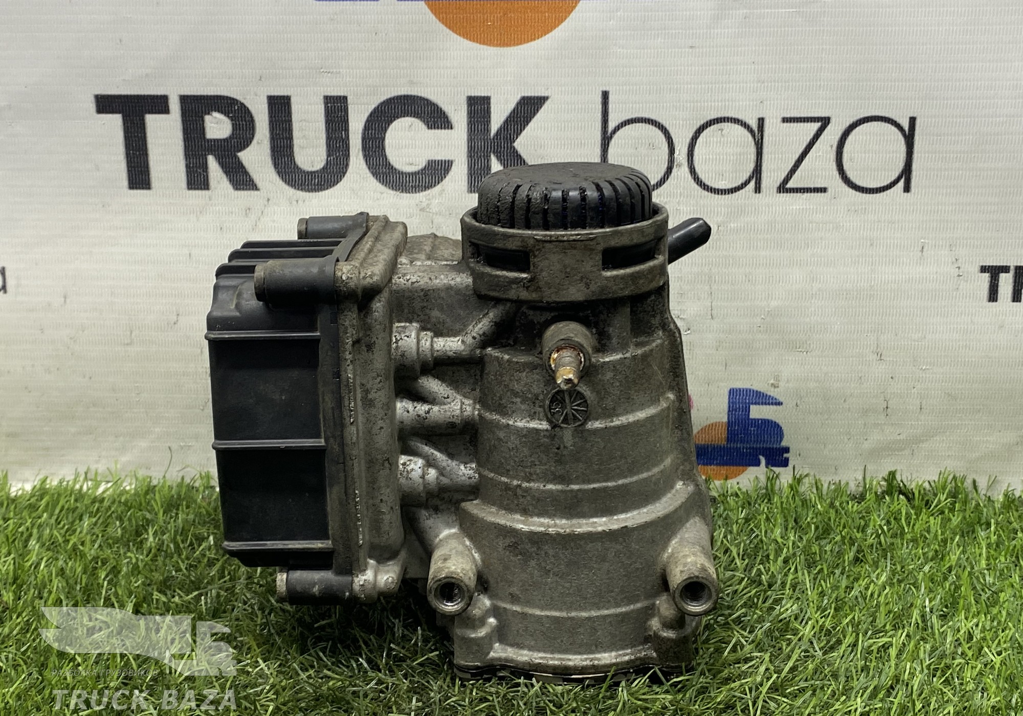 4802040320 Кран управления тормозами прицепа для КАМАЗ 5490 (с 2013)