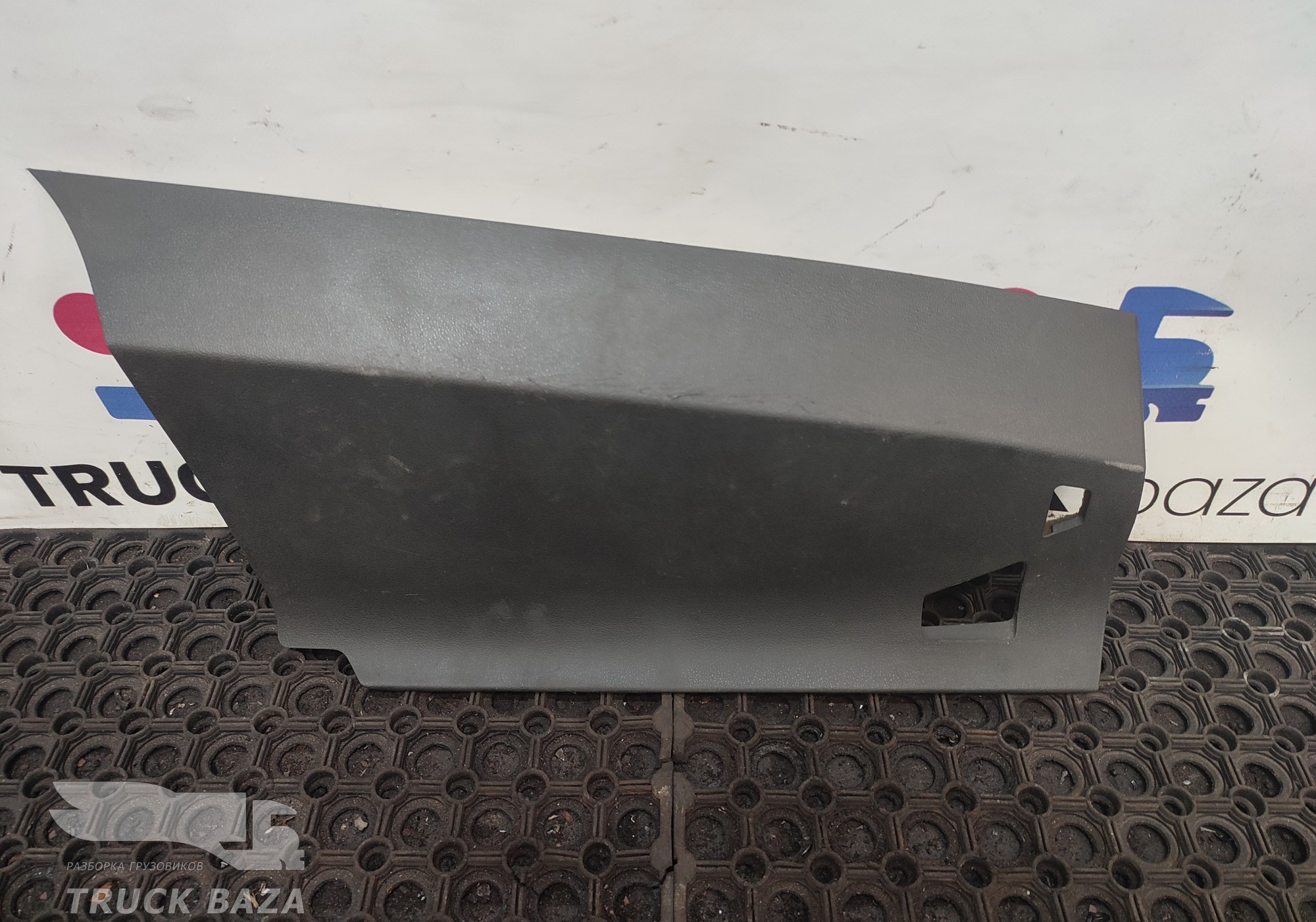 82286405 Накладка панели приборов для Volvo FH 4 (с 2012)