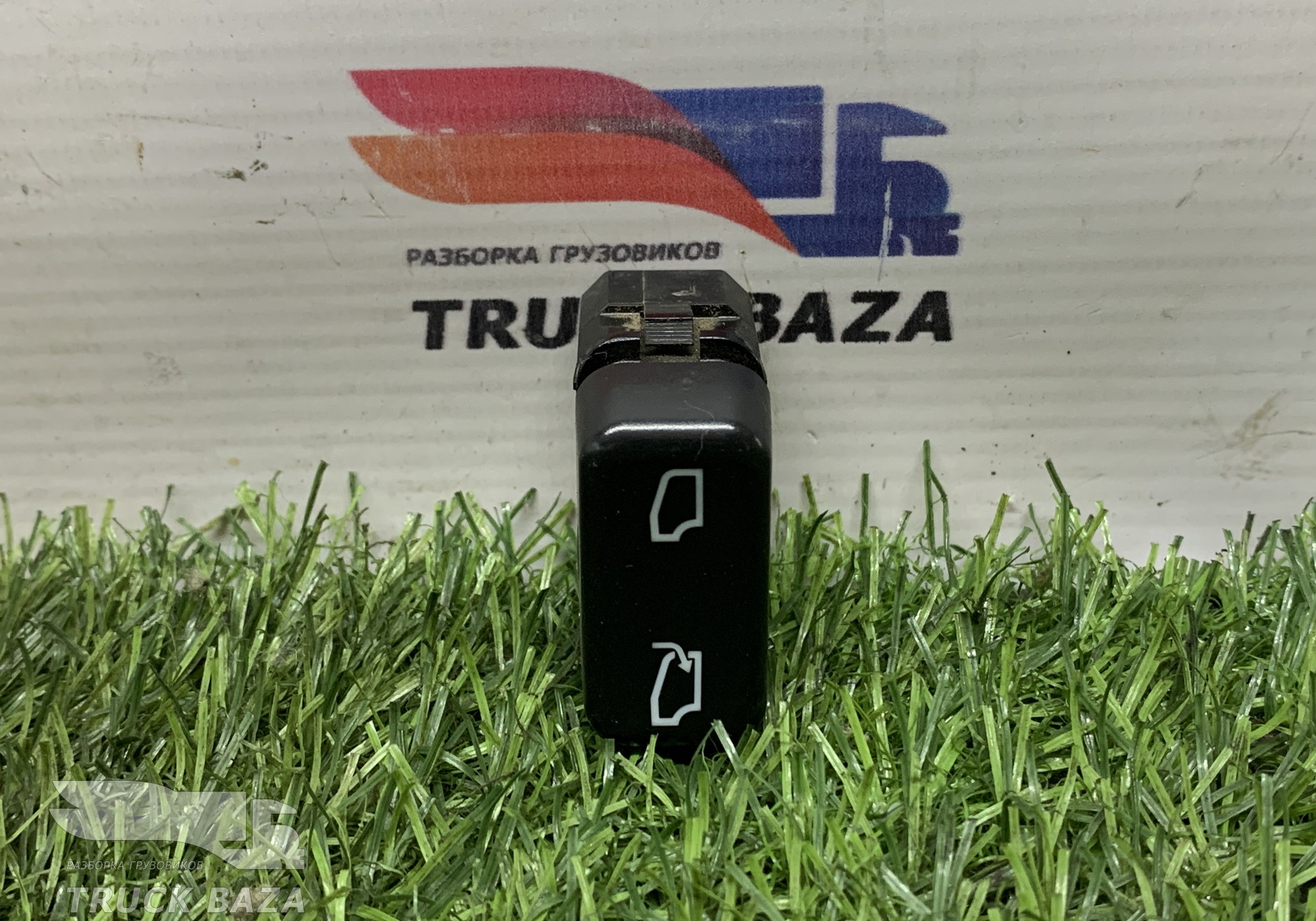 A0035456807 Кнопка люка