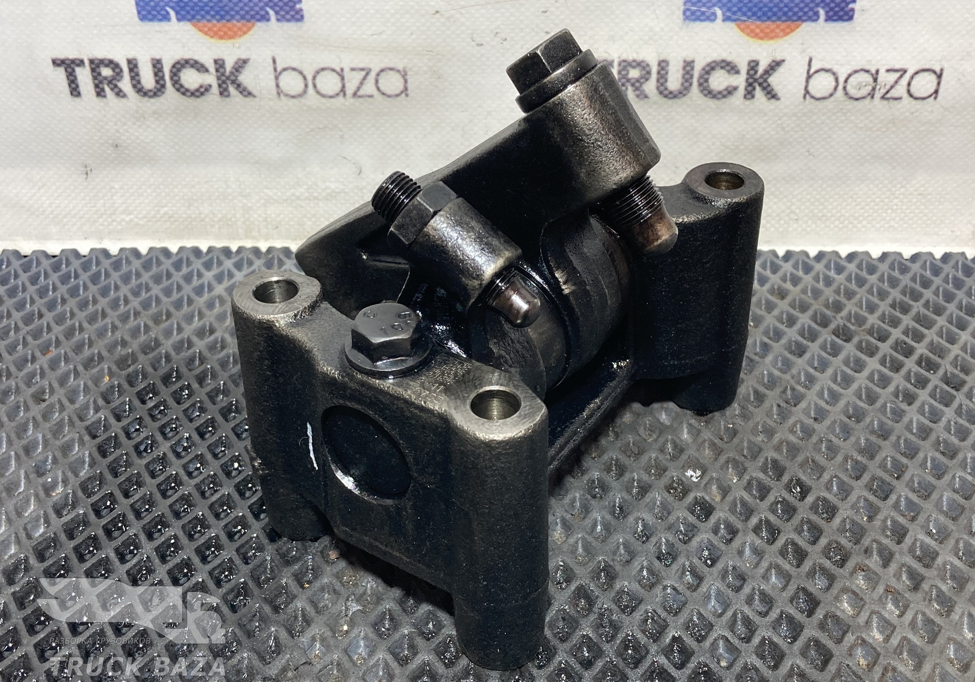 1858755 Вал рокеров в сборе для Daf XF105 (с 2005)