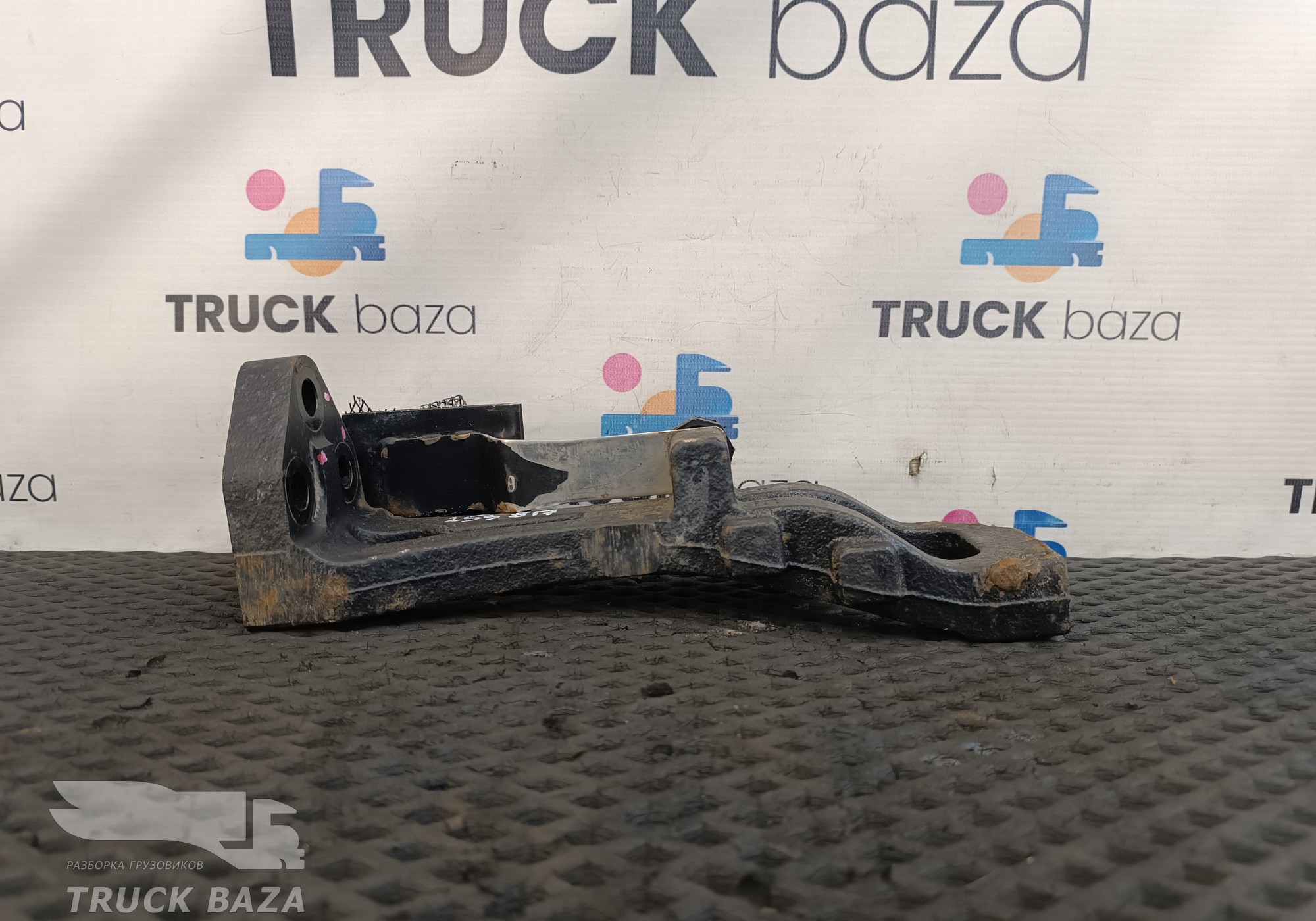 JC465F141142 Кронштейн кабины для Ford F-MAX (с 2018)