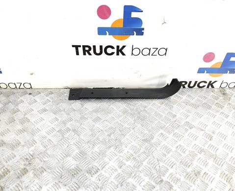 81615100756 Накладка порога задняя правая