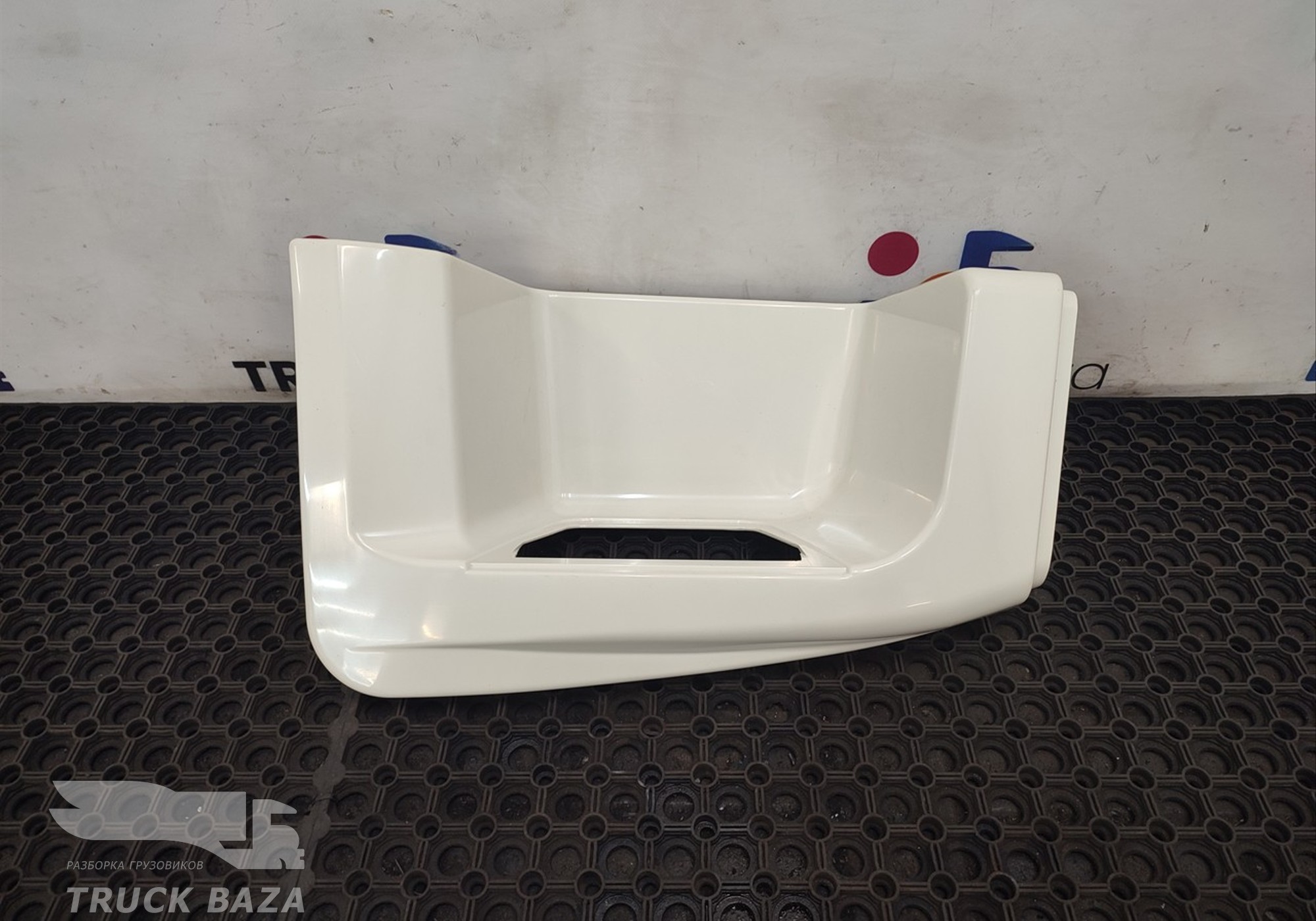 1695027 Корпус подножки правой для Daf XF105 (с 2006 по 2020)