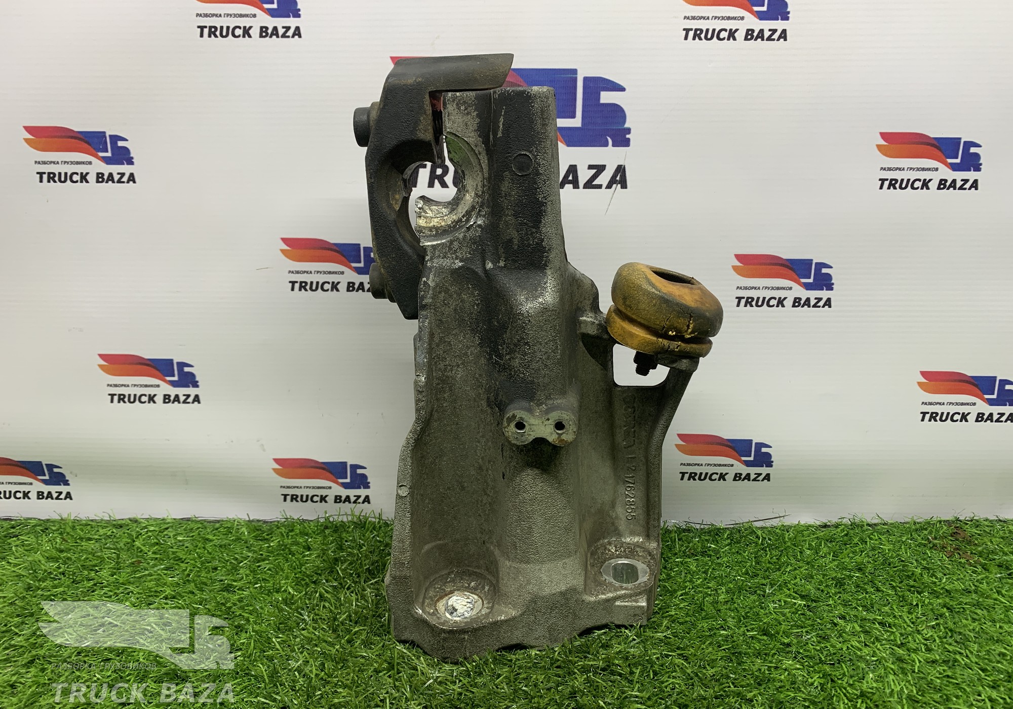 1762855 Кронштейн торсиона кабины левый для Scania 5-series R (с 2004 по 2016)