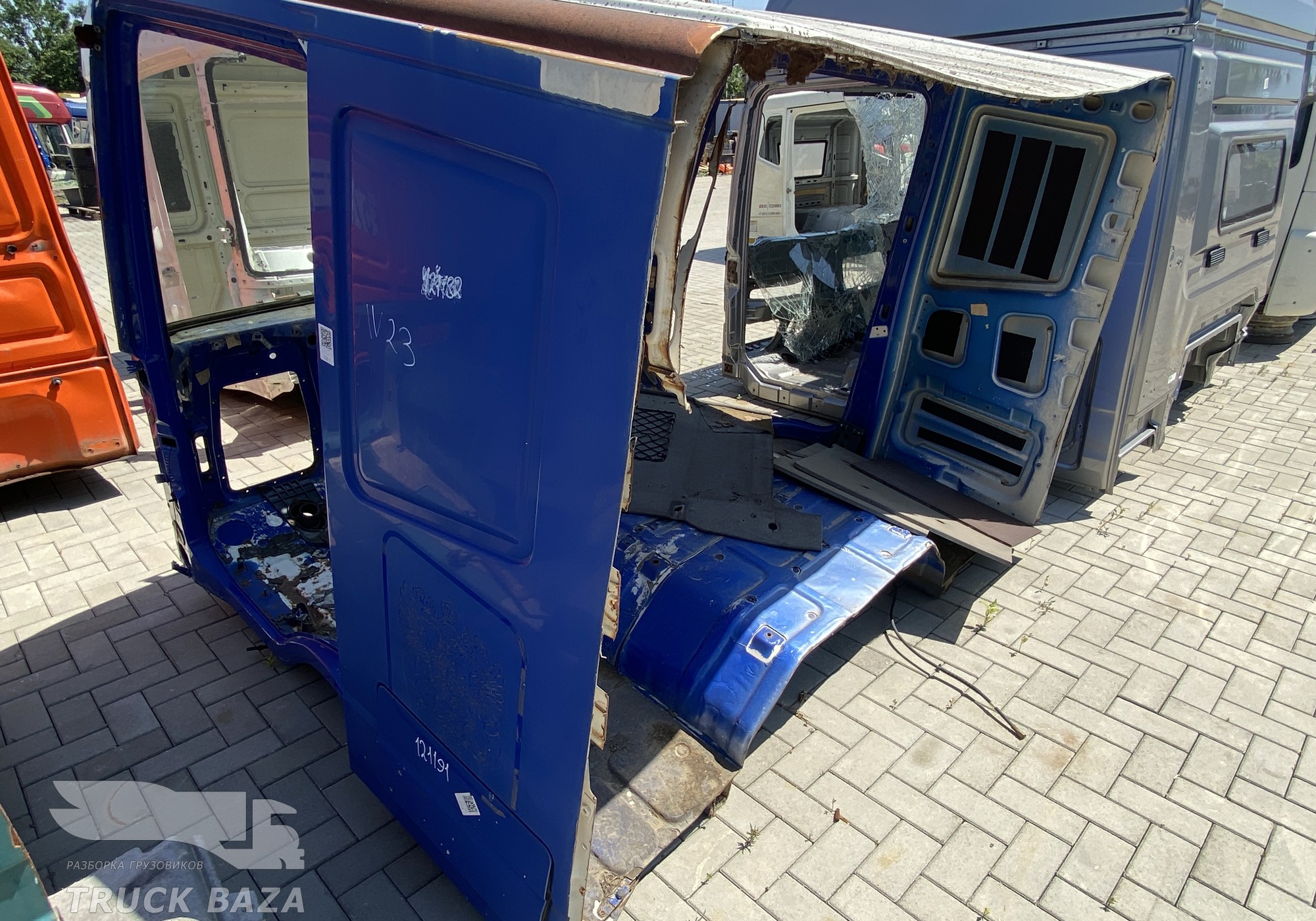 504016098 Боковина кабины левая для Iveco Stralis I (с 2002)