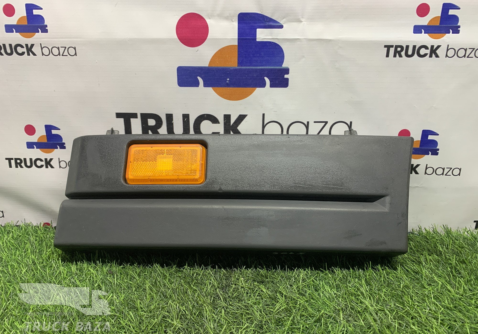 1779118 Накладка подножки левая для Scania