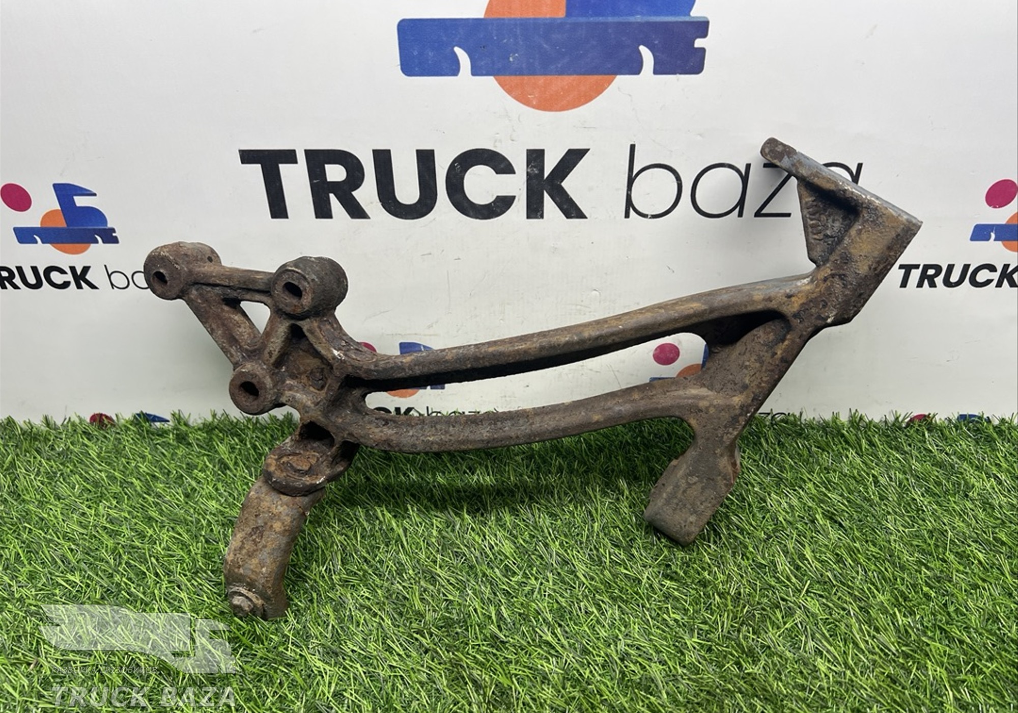 1497657 Кронштейн глушителя