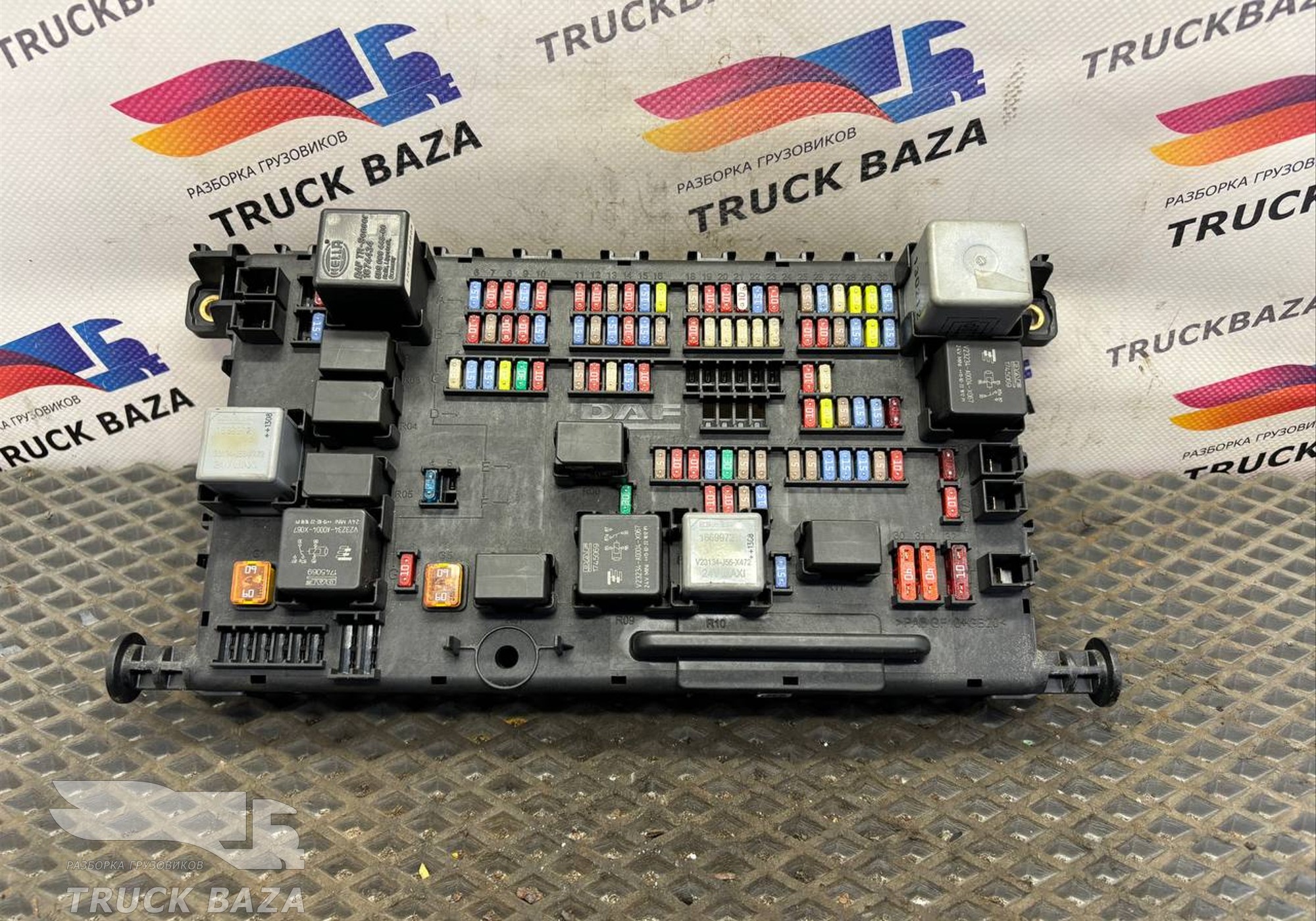 1913235 Блок предохранителей для Daf XF106 (с 2012)