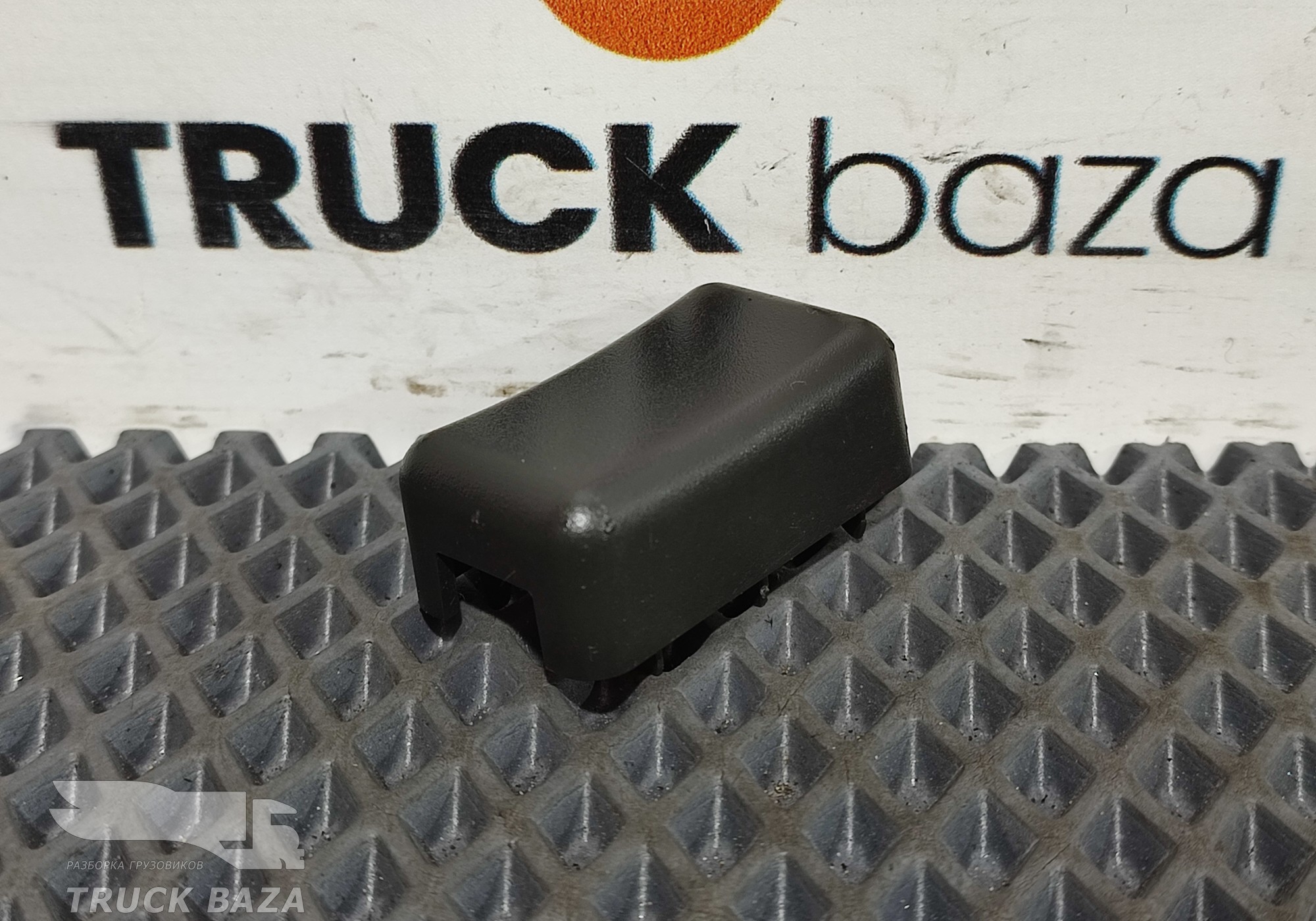 20410947 Заглушка кнопки для Volvo FM II (с 2002)