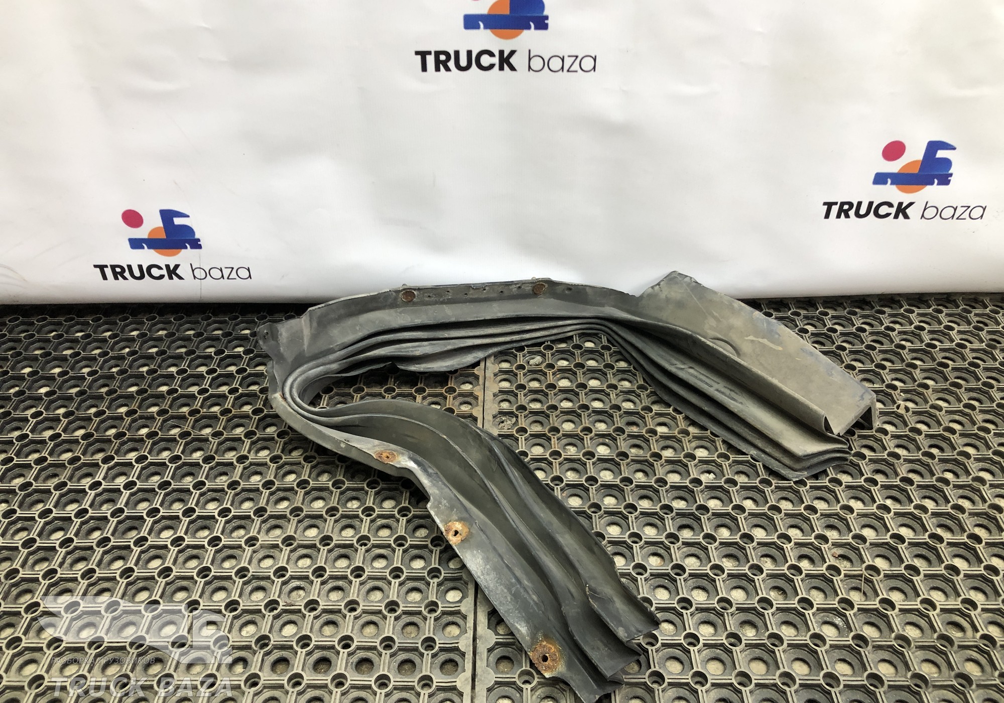 1426060 Шумоизоляция подножки правой