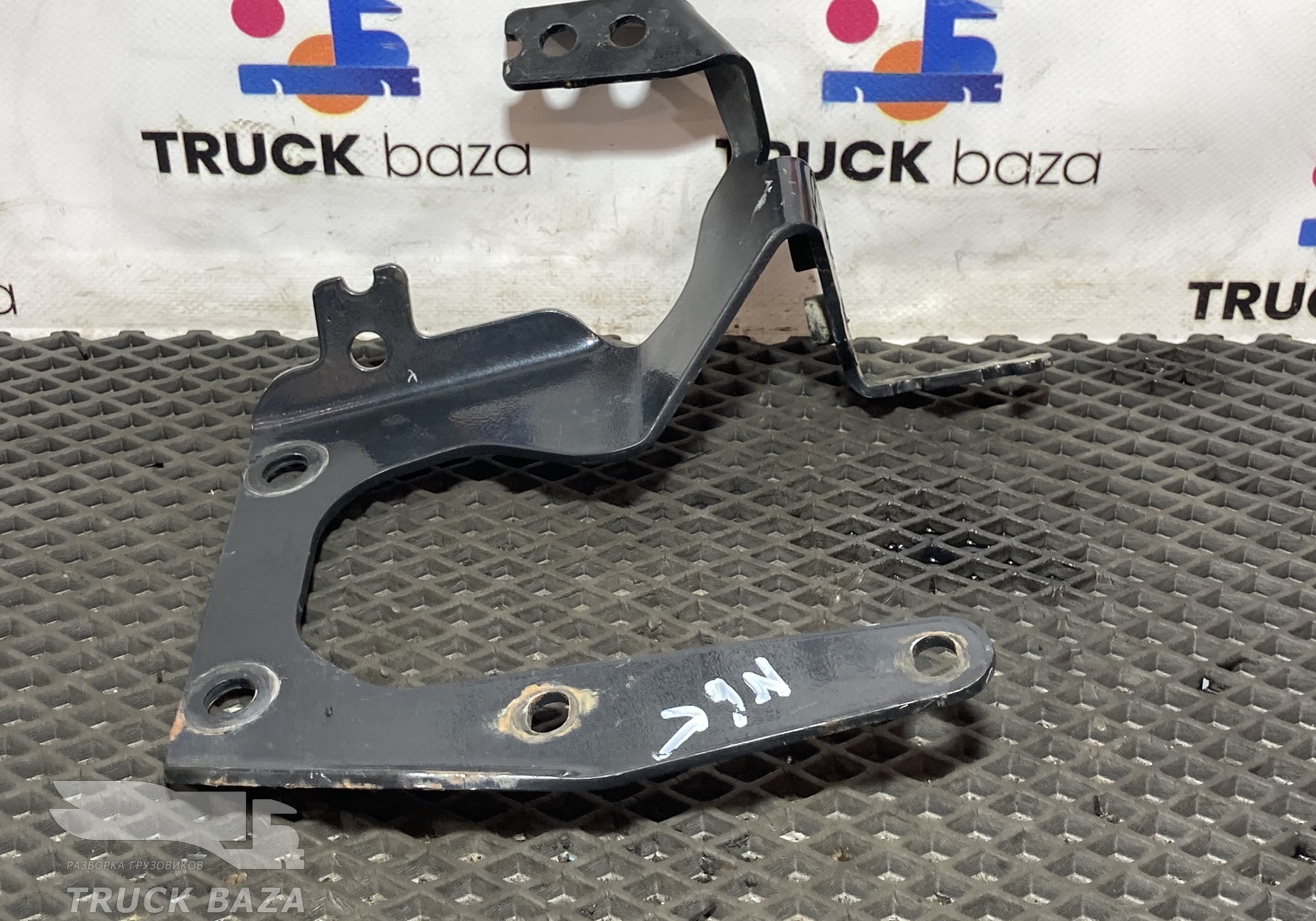 81473405152 Кронштейн бачка гидроусилителя для Man TGX