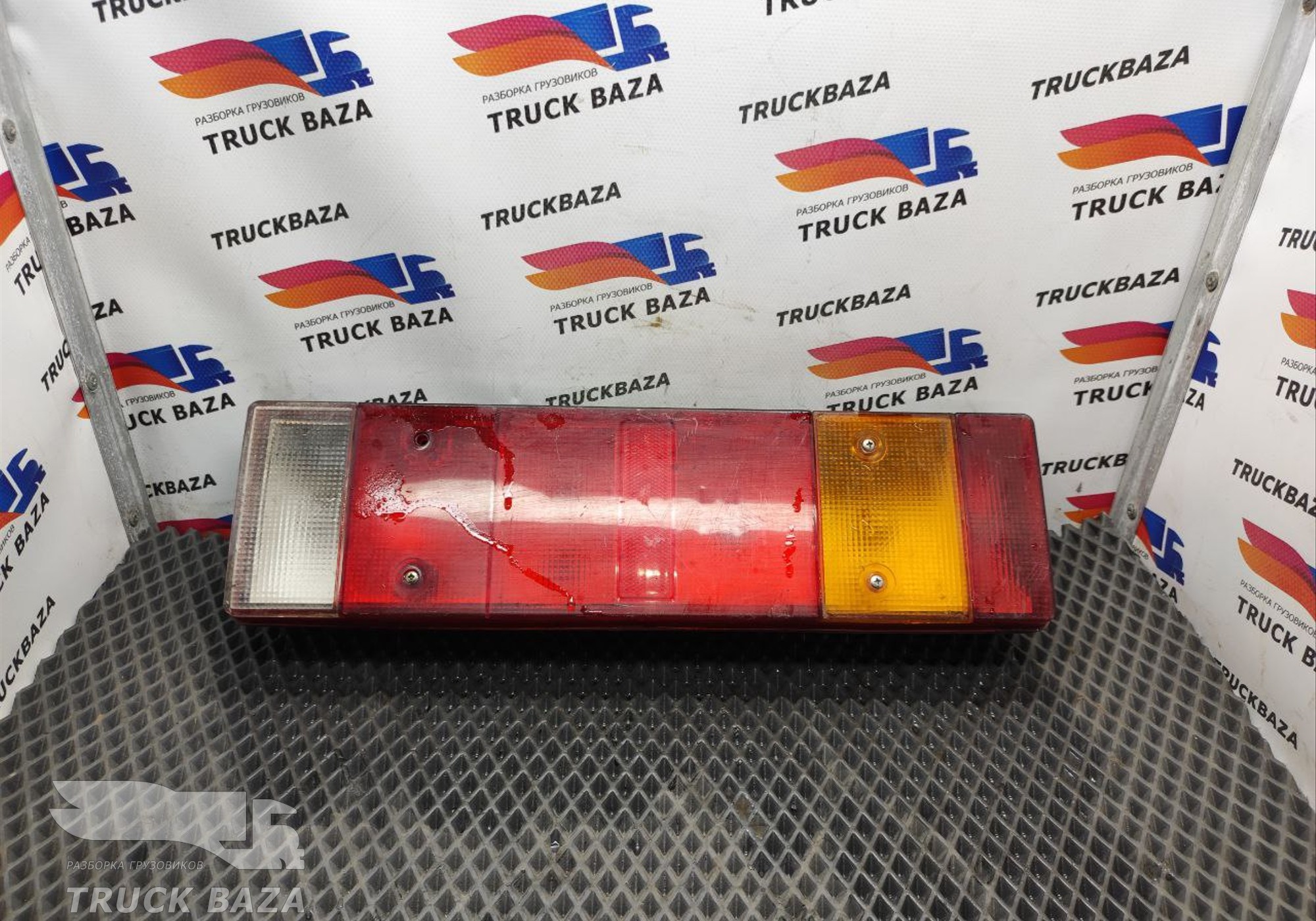 1357076 Фонарь задний правый