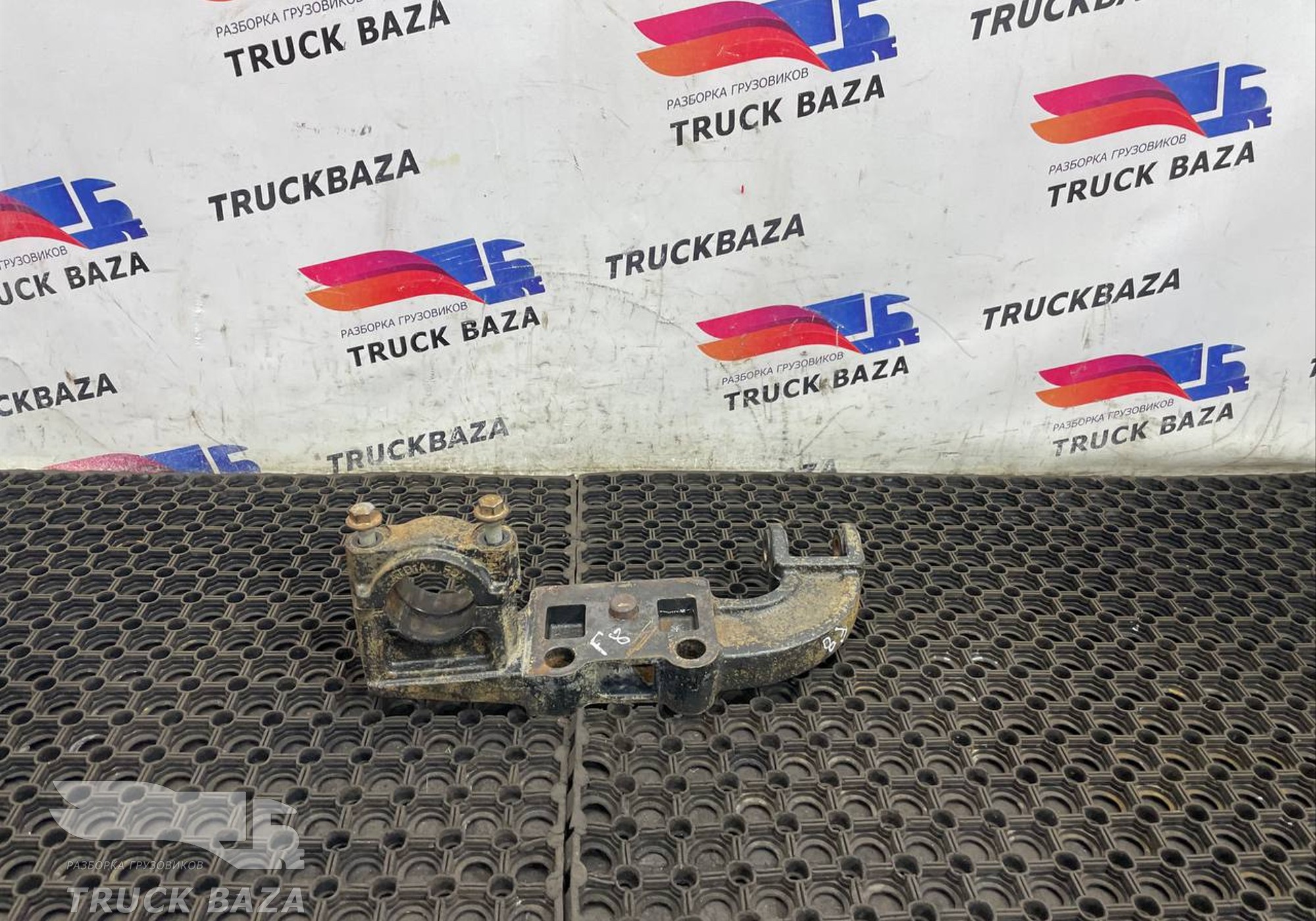 DC465B493BB Кронштейн стабилизатора переднего левый для Ford F-MAX (с 2018)