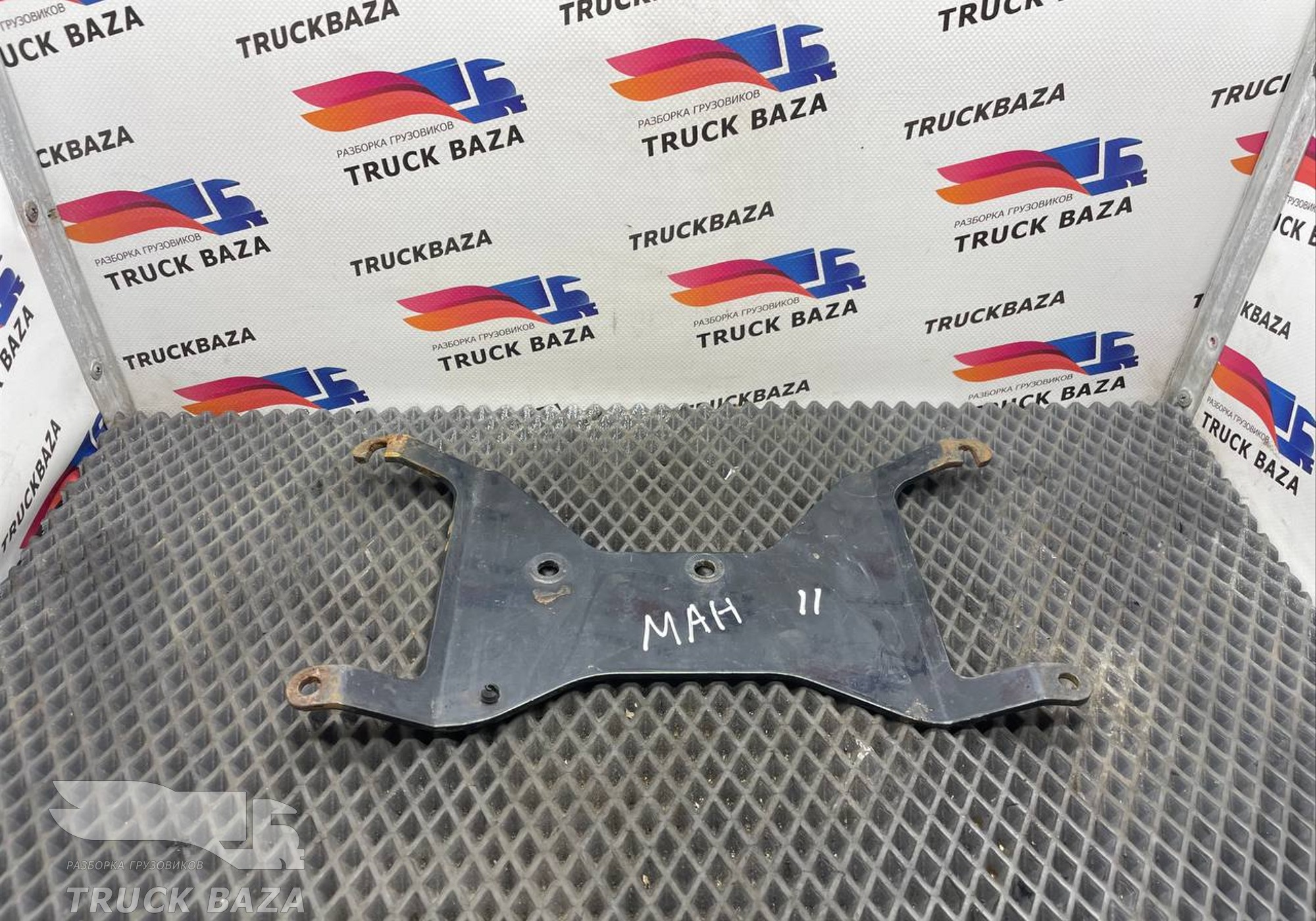 81418600239 Кронштейн топливного фильтра для Man TGX II (с 2012)