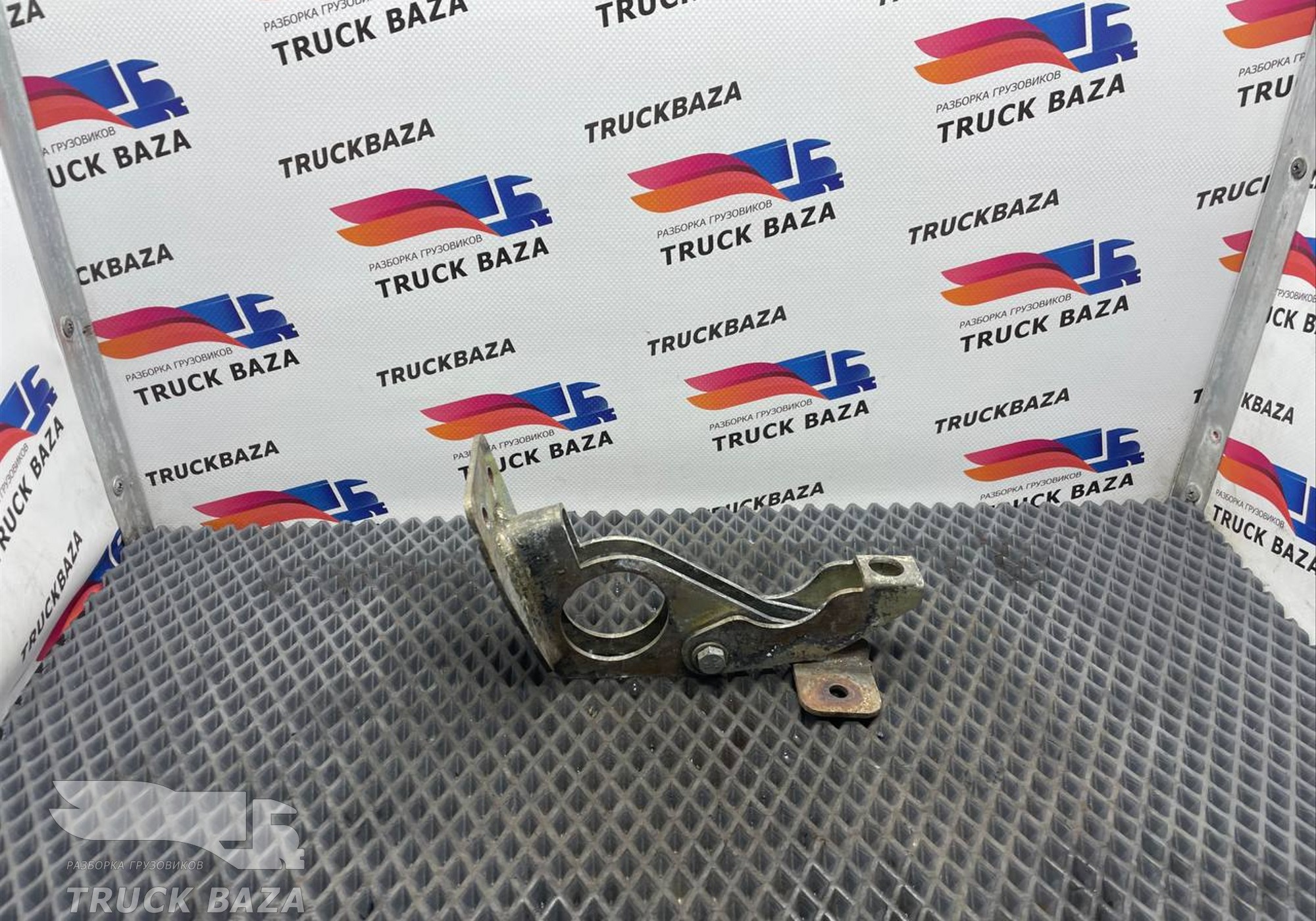 Кронштейн крыла для КАМАЗ 54901