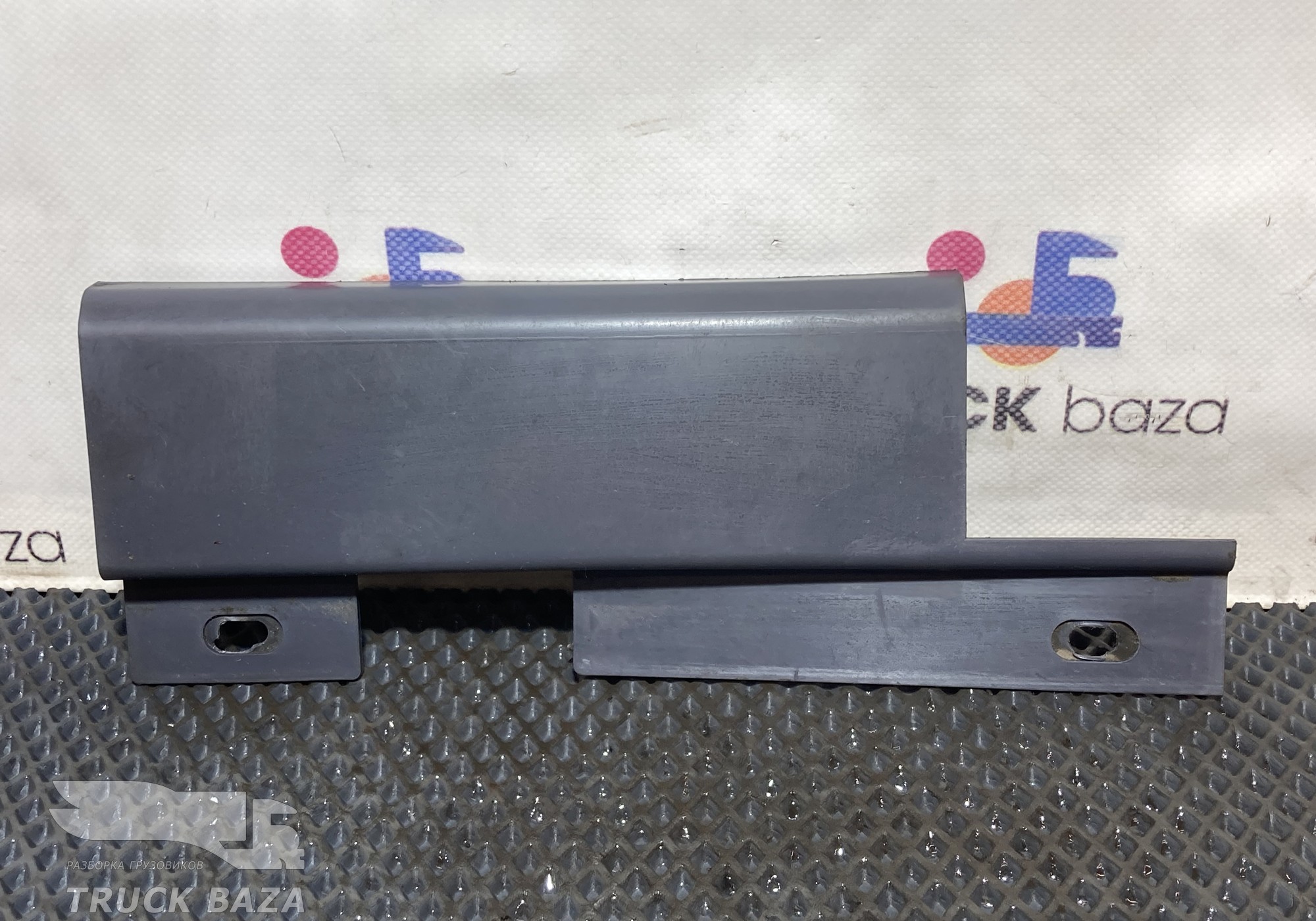 9736842718 Накладка проводки салона