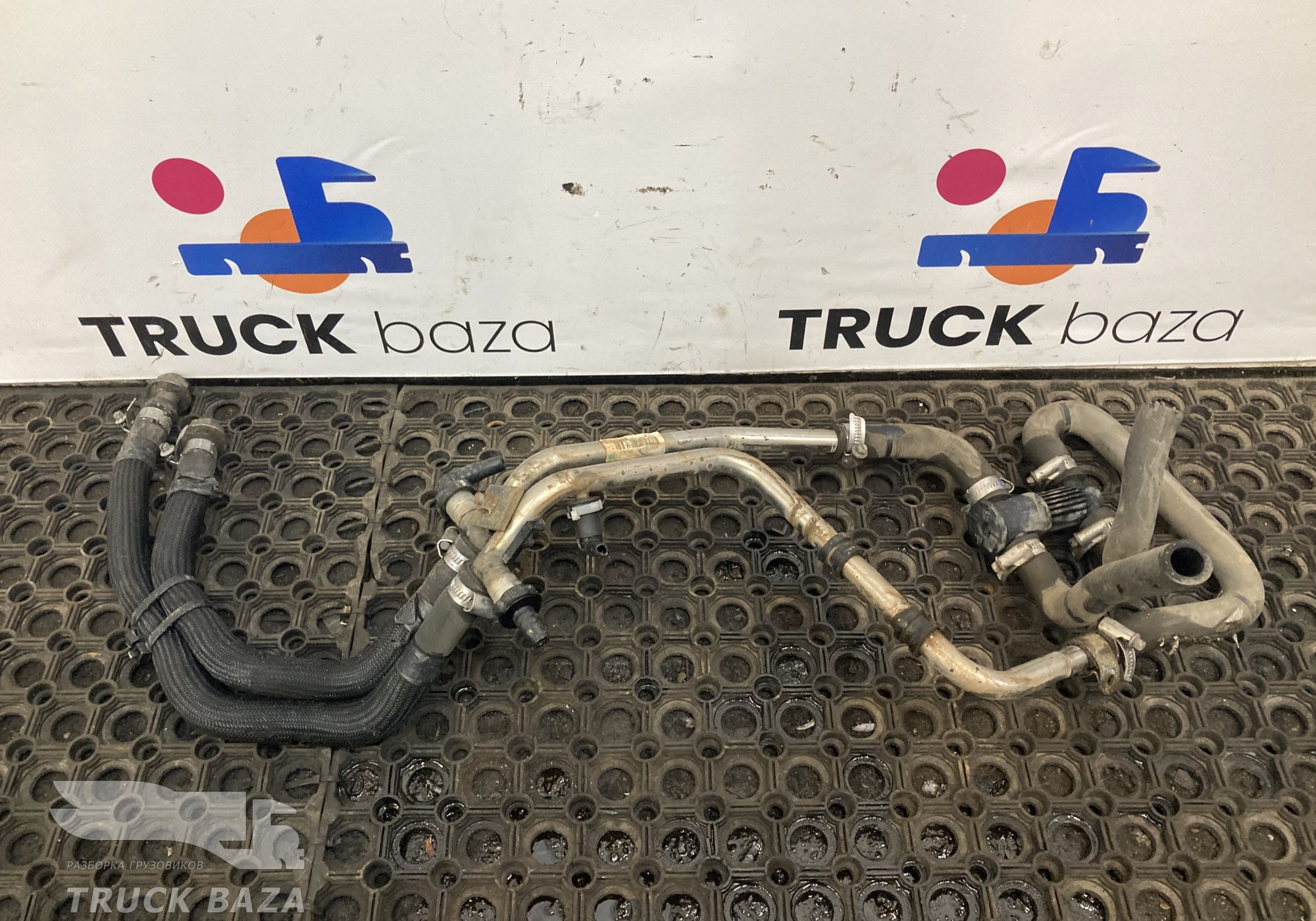 712W619600005 Патрубки отопителя для Sinotruk Sitrak C7H