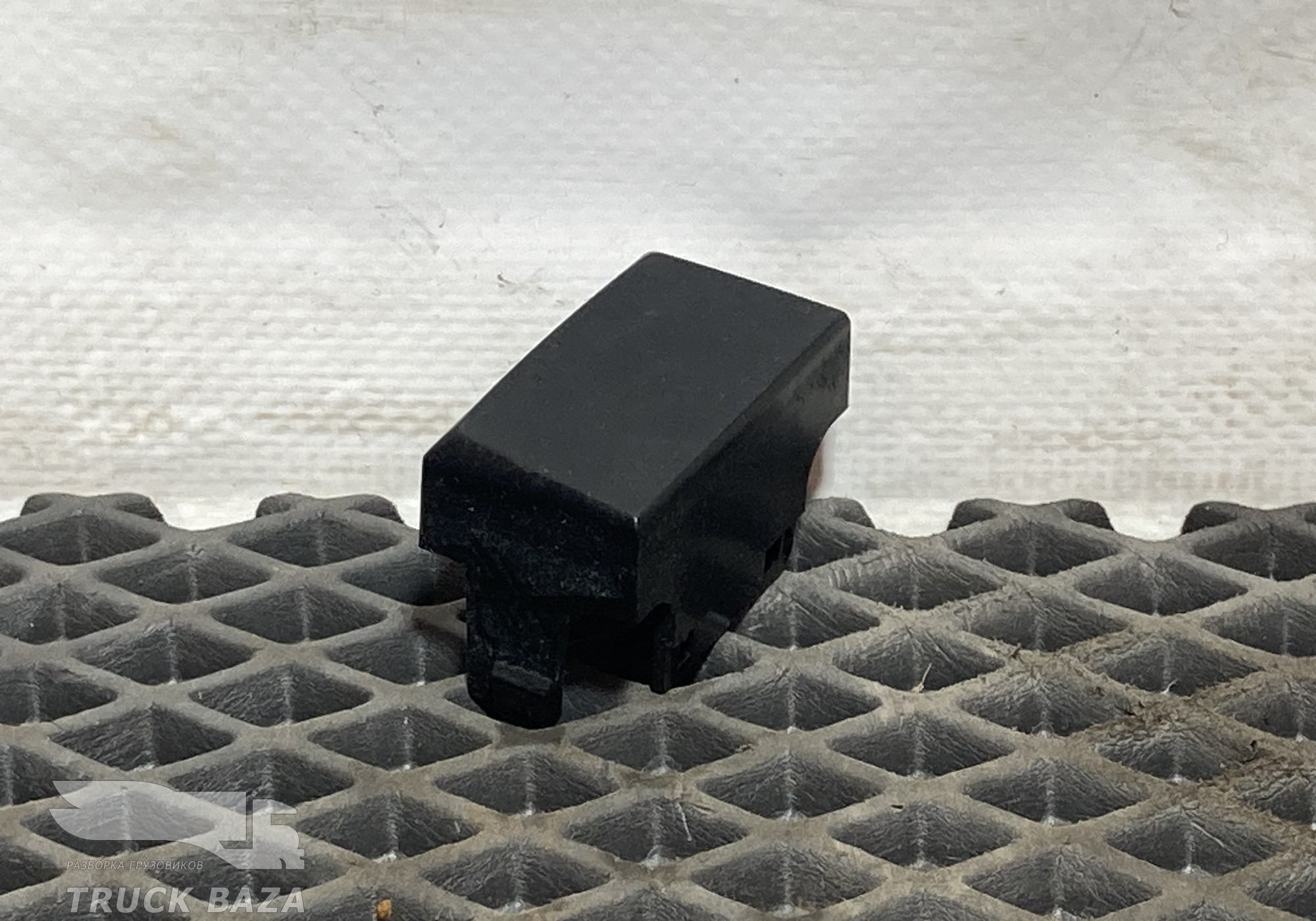 82257719 Заглушка кнопки для Renault T (с 2013)