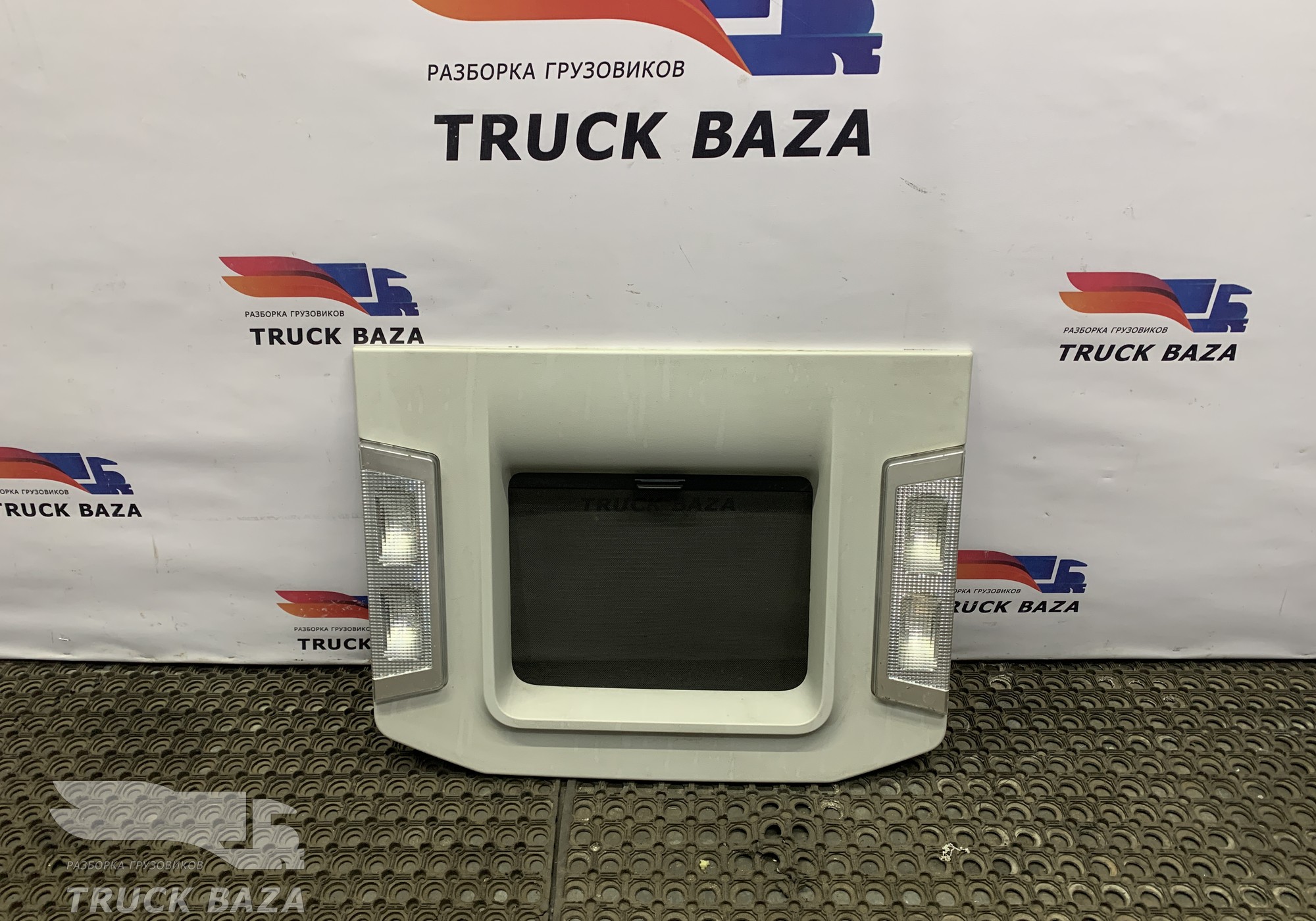 7482511196 Накладка люка для Renault T (с 2013)