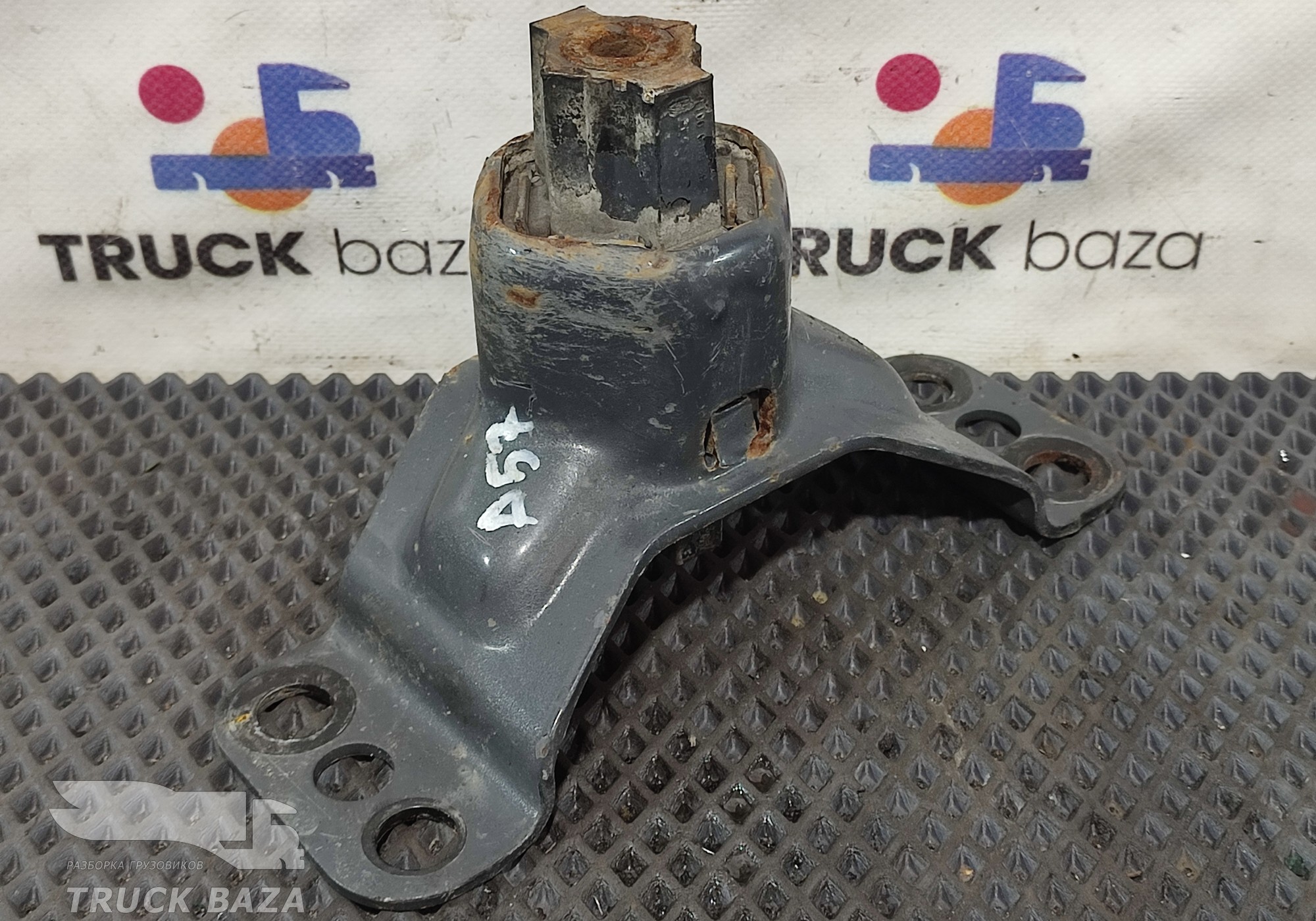 9604320185 Кронштейн ящика АКБ для Mercedes-Benz Actros New Actros MP4 (с 2011)