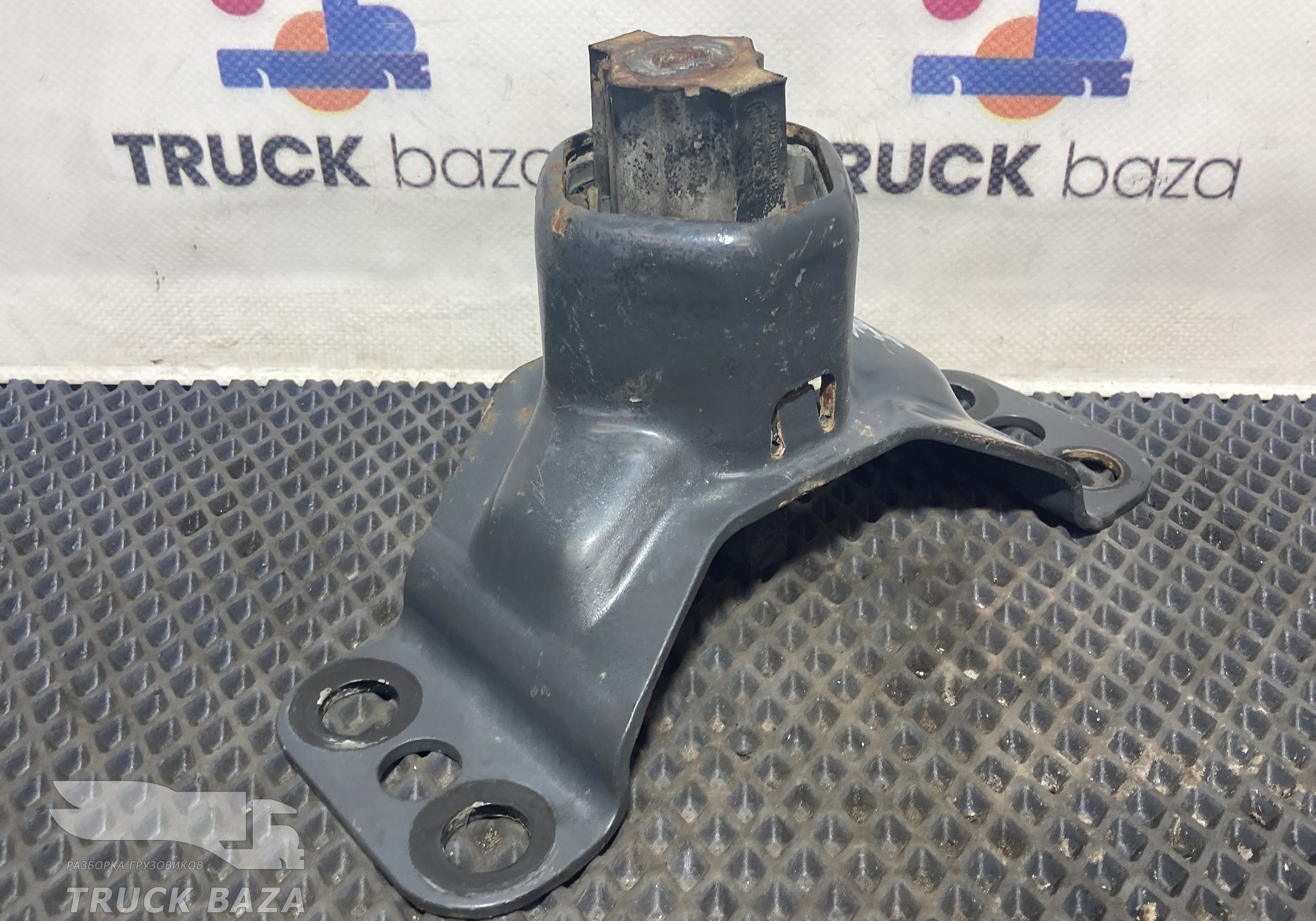 9604320185 Кронштейн ящика АКБ для Mercedes-Benz Actros New Actros MP4 (с 2011)