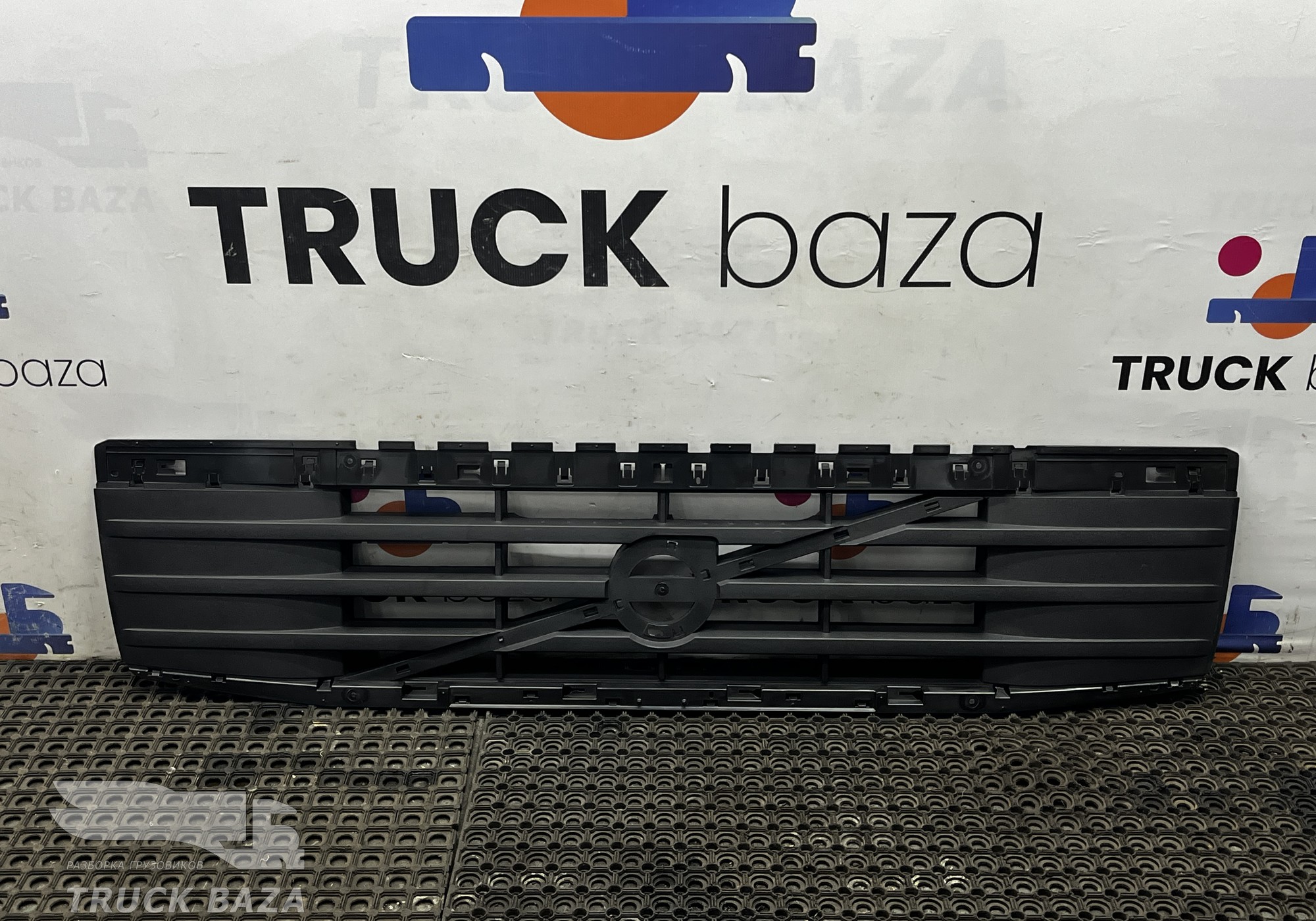 AC82255255 Решетка в капот для Volvo FH 2 (с 2002 по 2008)